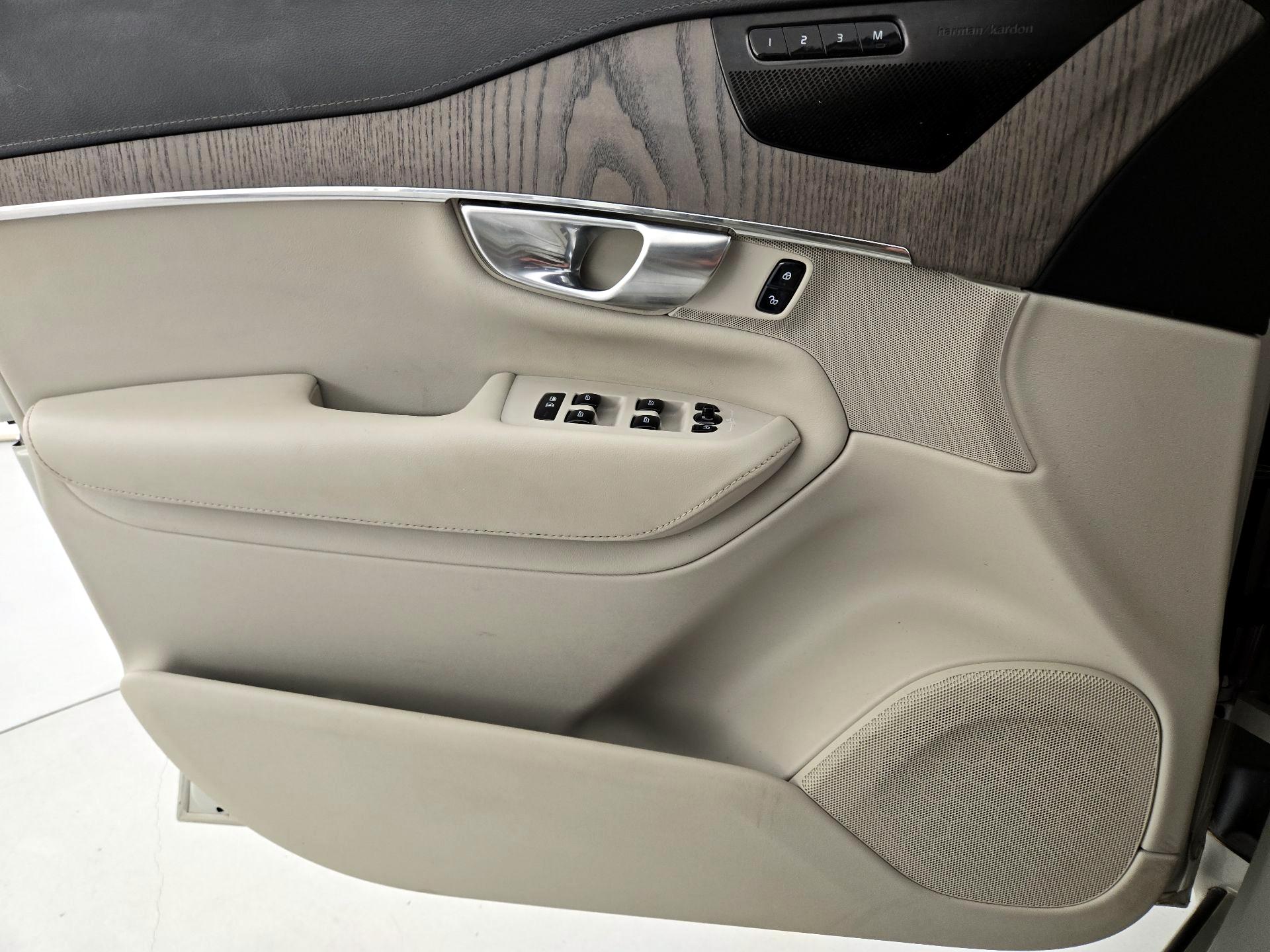 Thumbnail: 2021 Volvo XC90 - 12