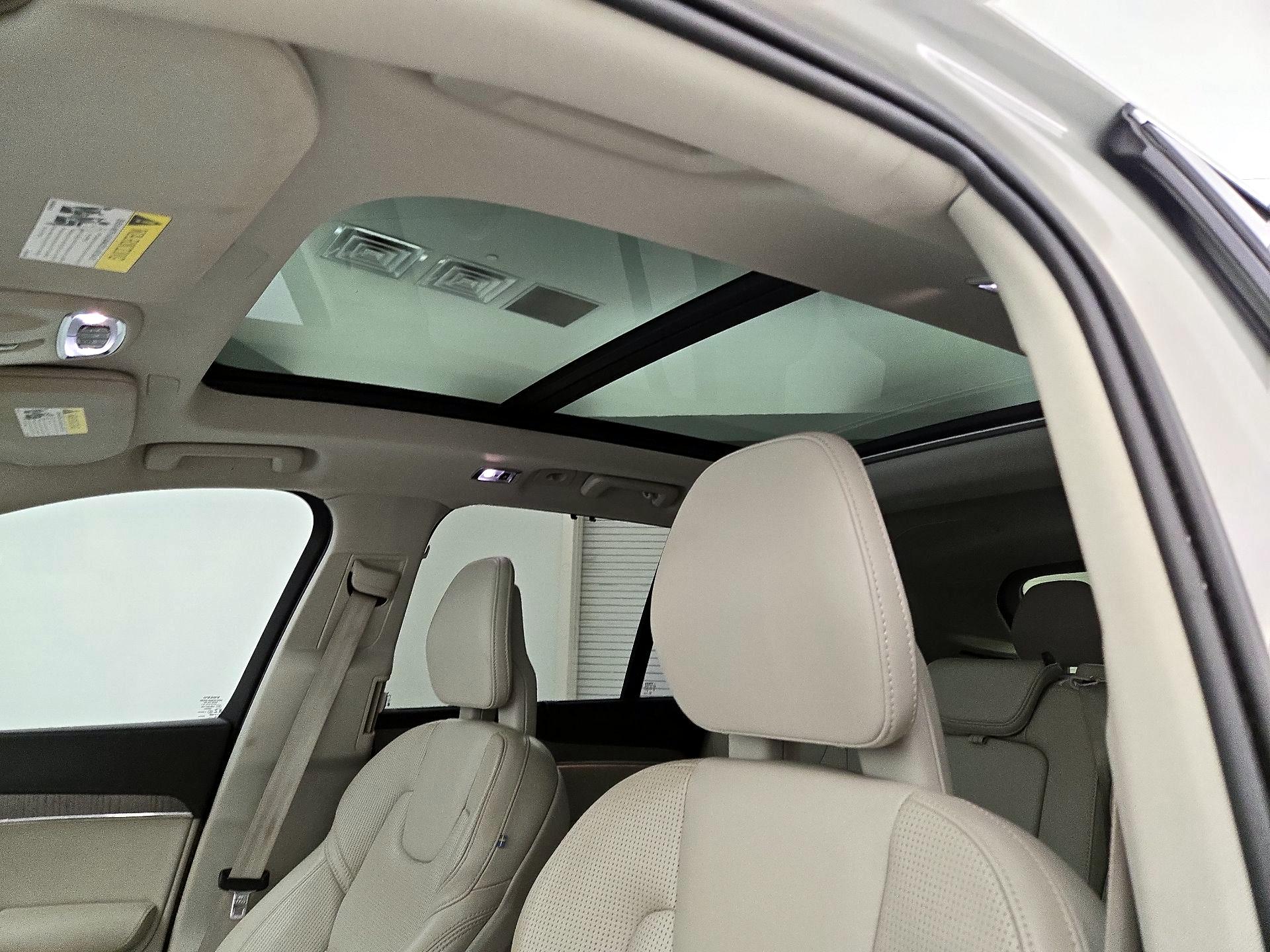Thumbnail: 2021 Volvo XC90 - 20