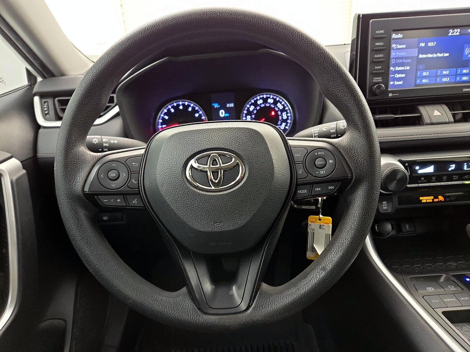 Thumbnail: 2021 Toyota RAV4 - 10