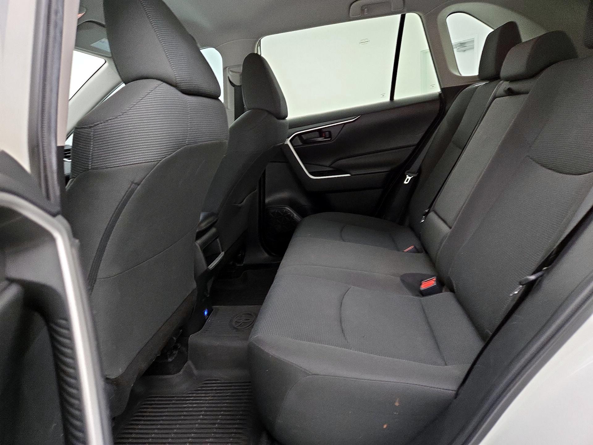 Thumbnail: 2021 Toyota RAV4 - 19