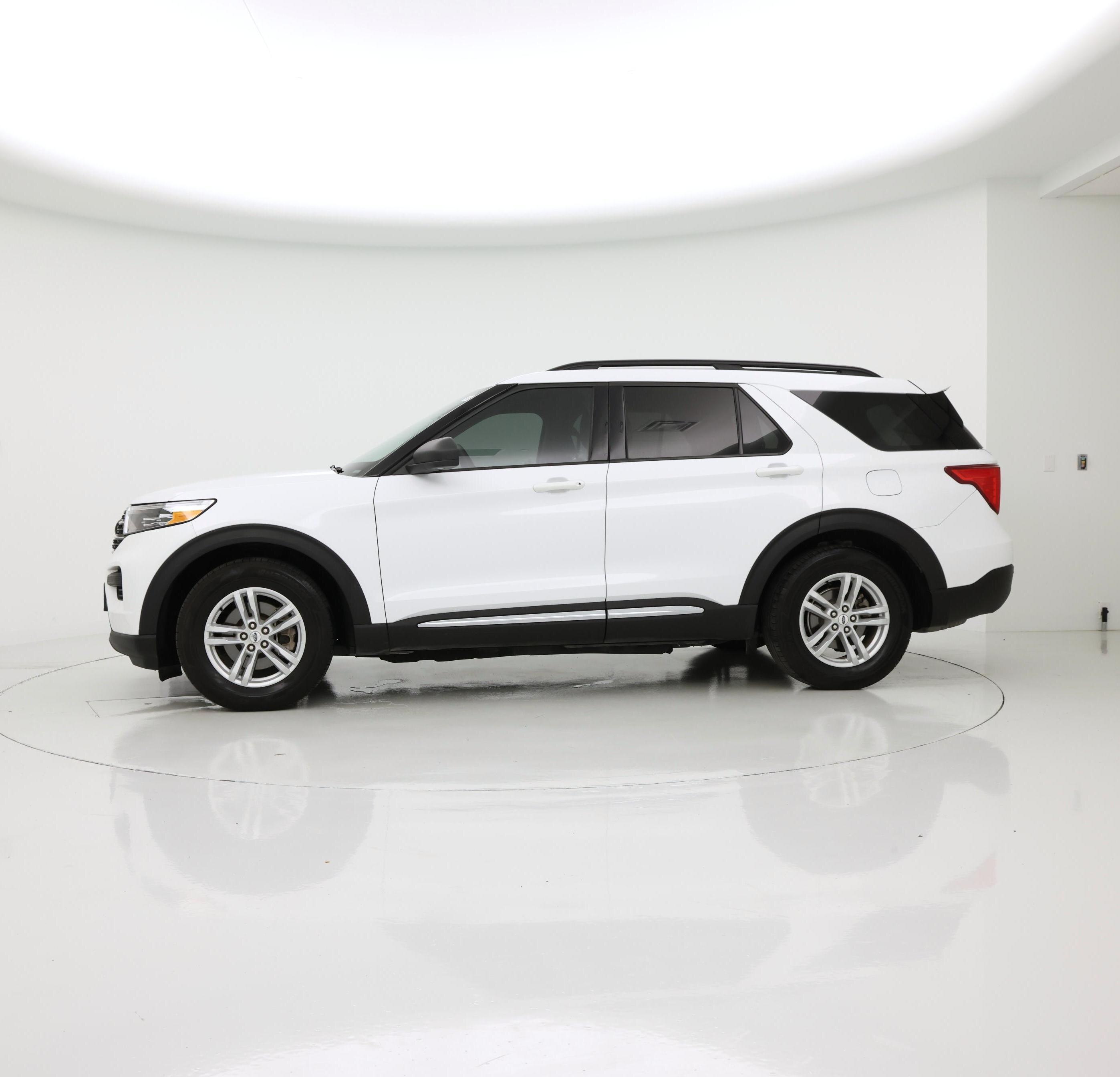 Thumbnail: 2021 Ford Explorer - 3