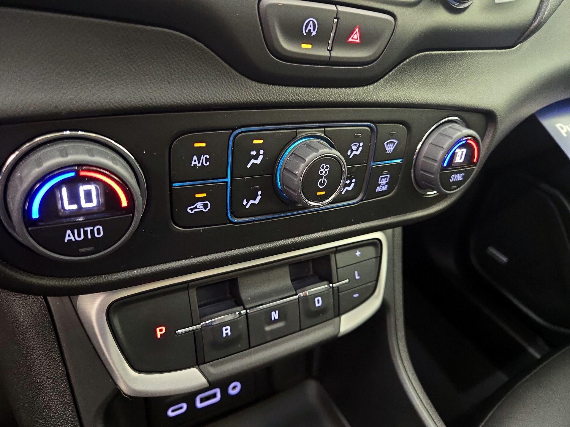 Thumbnail: 2023 GMC Terrain - 17