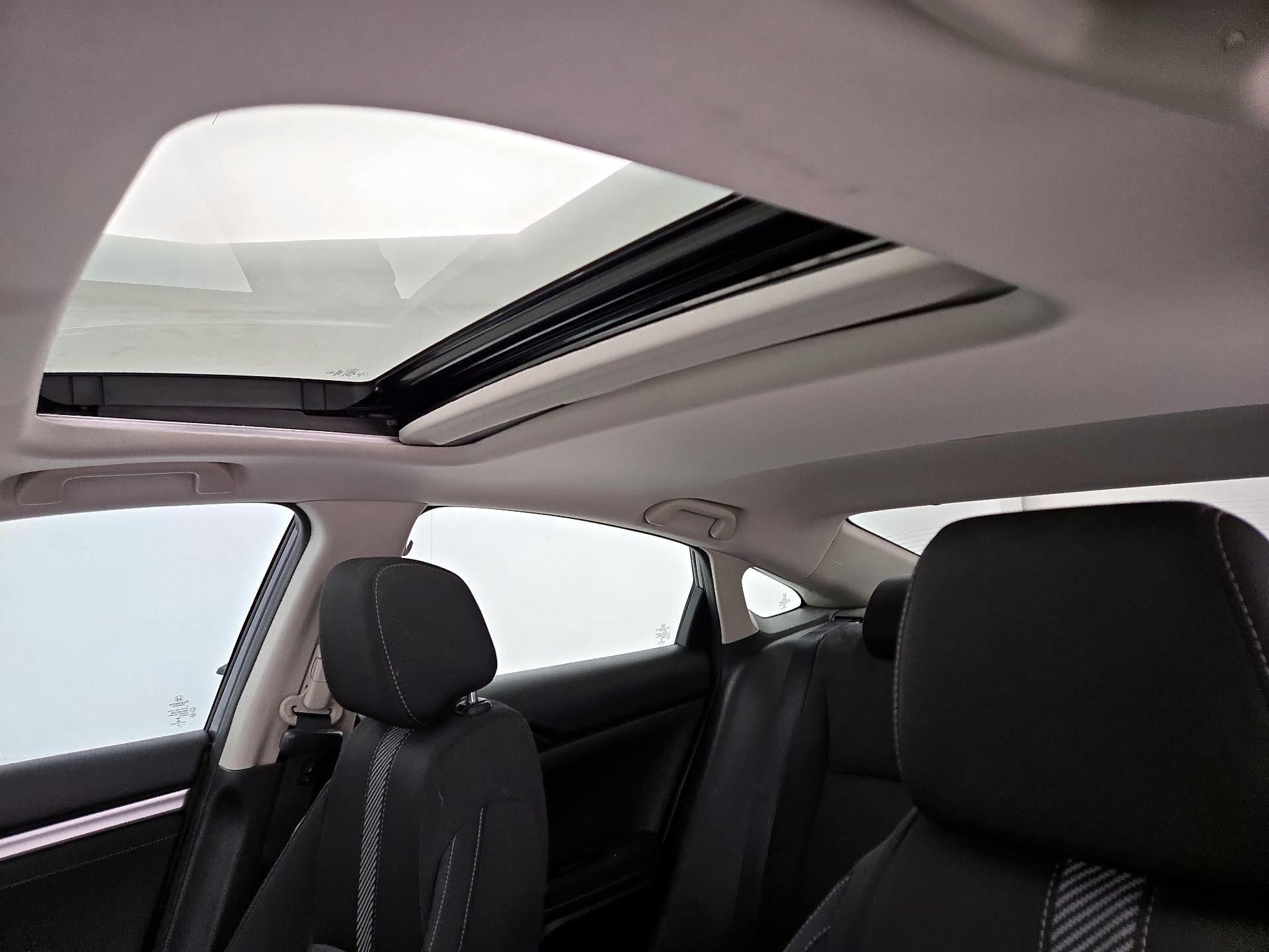 Thumbnail: 2016 Honda Civic - 18