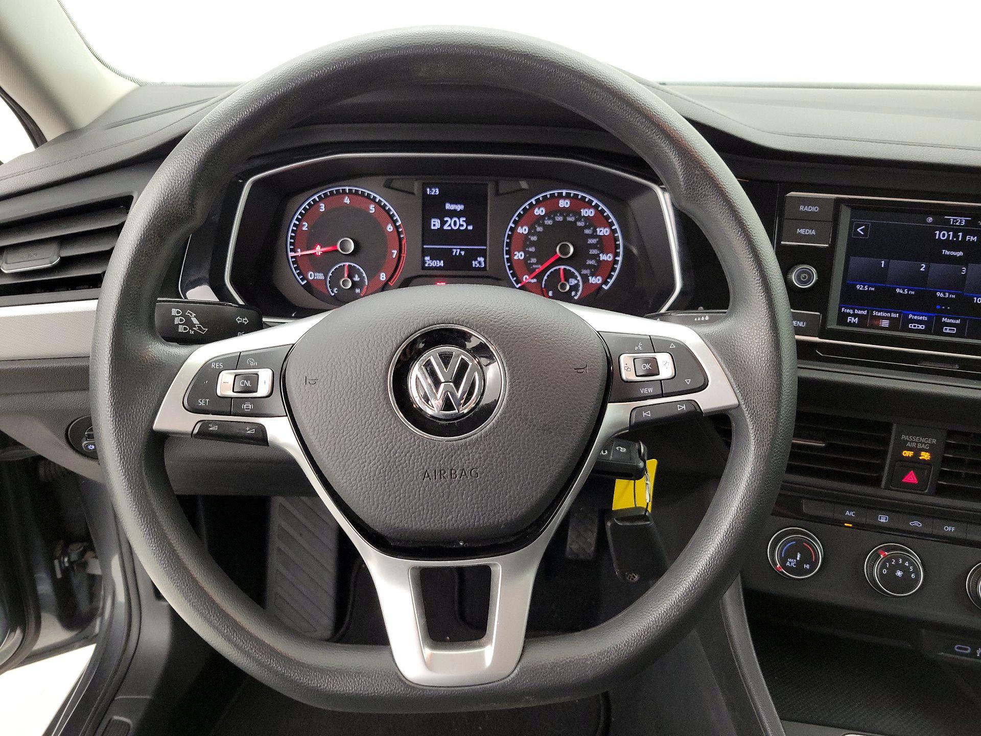 Thumbnail: 2020 Volkswagen Jetta - 10
