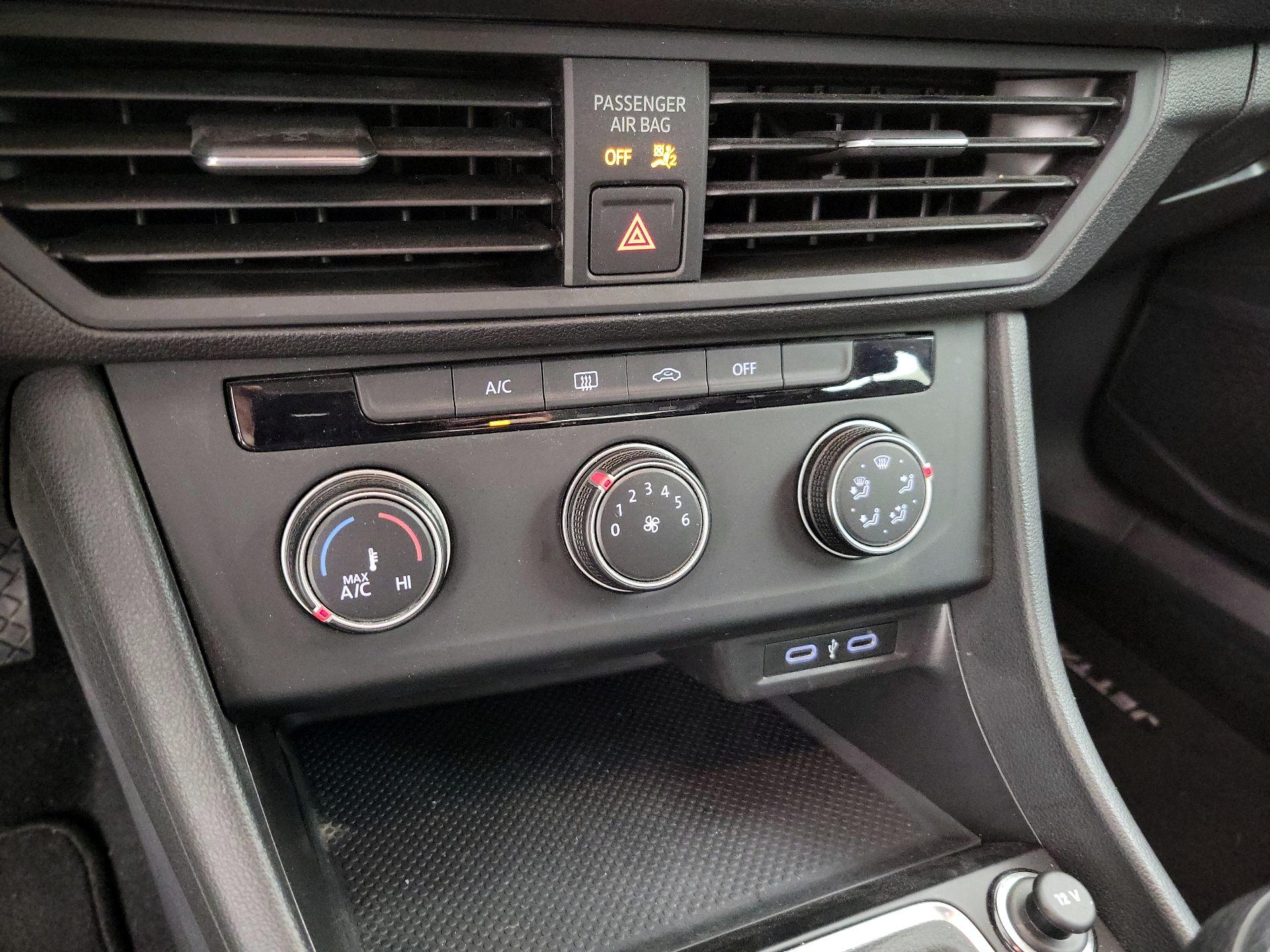 Thumbnail: 2020 Volkswagen Jetta - 16