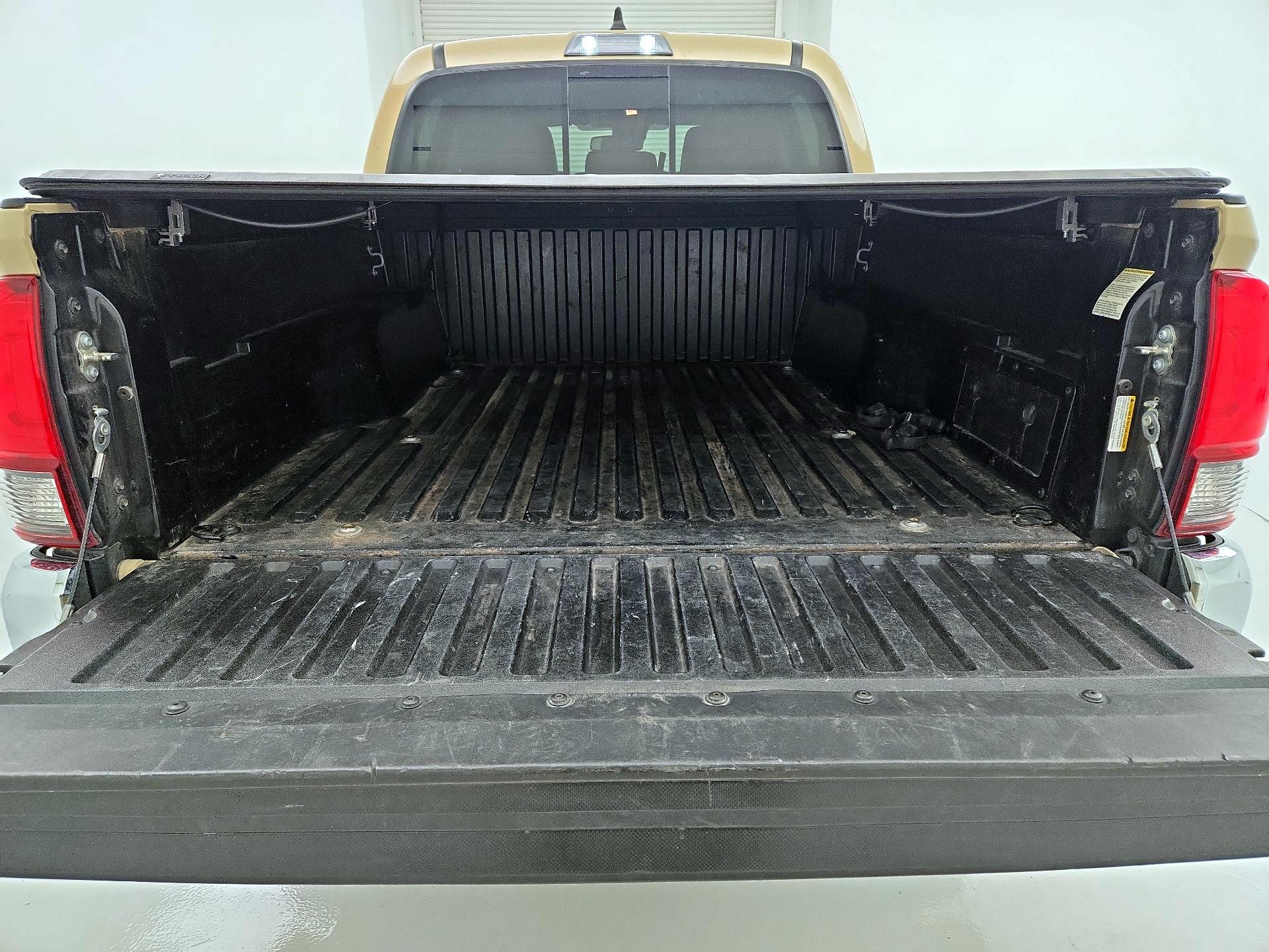Thumbnail: 2020 Toyota Tacoma - 19
