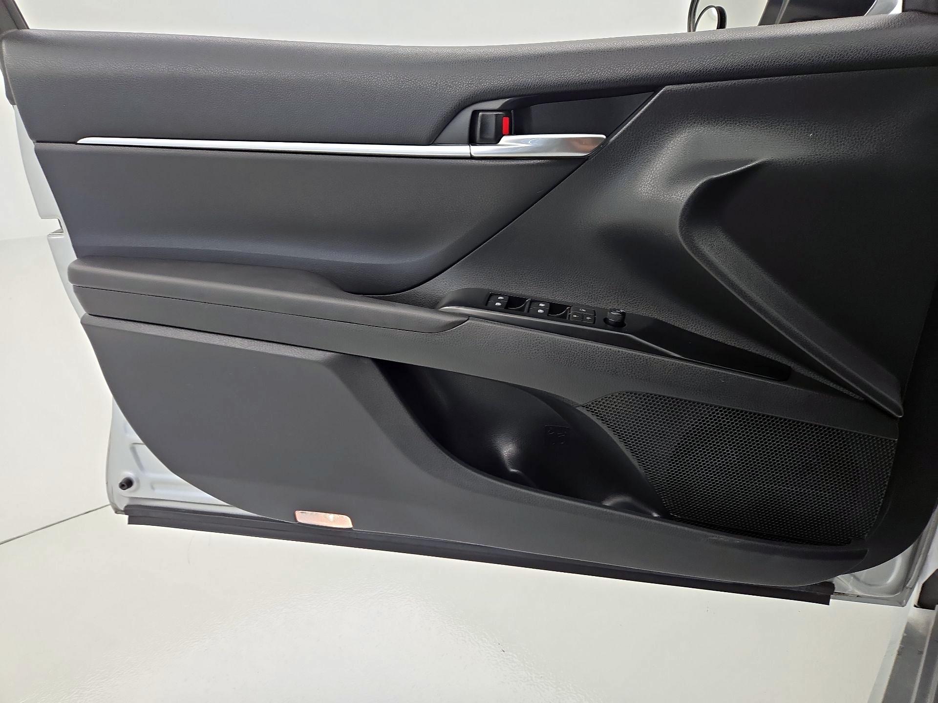 Thumbnail: 2018 Toyota Camry - 12