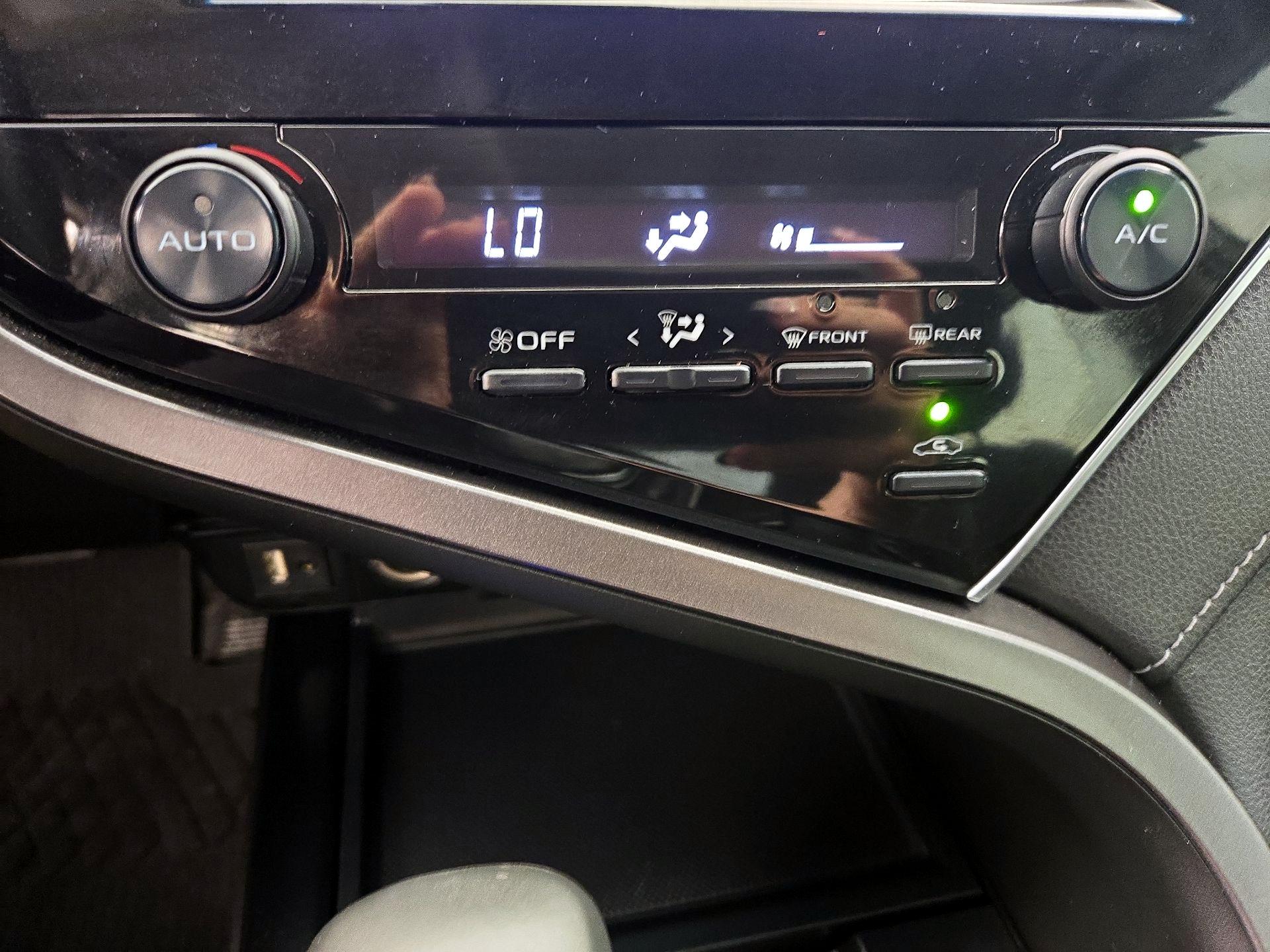 Thumbnail: 2018 Toyota Camry - 16