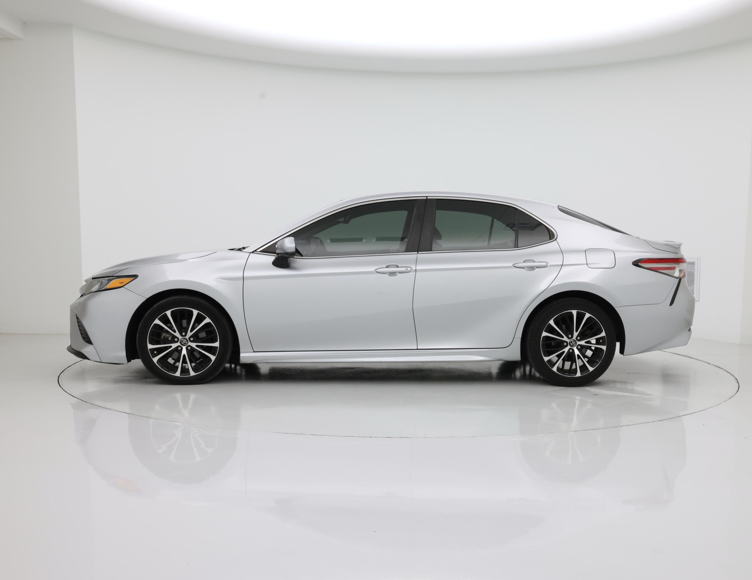 Thumbnail: 2018 Toyota Camry - 2