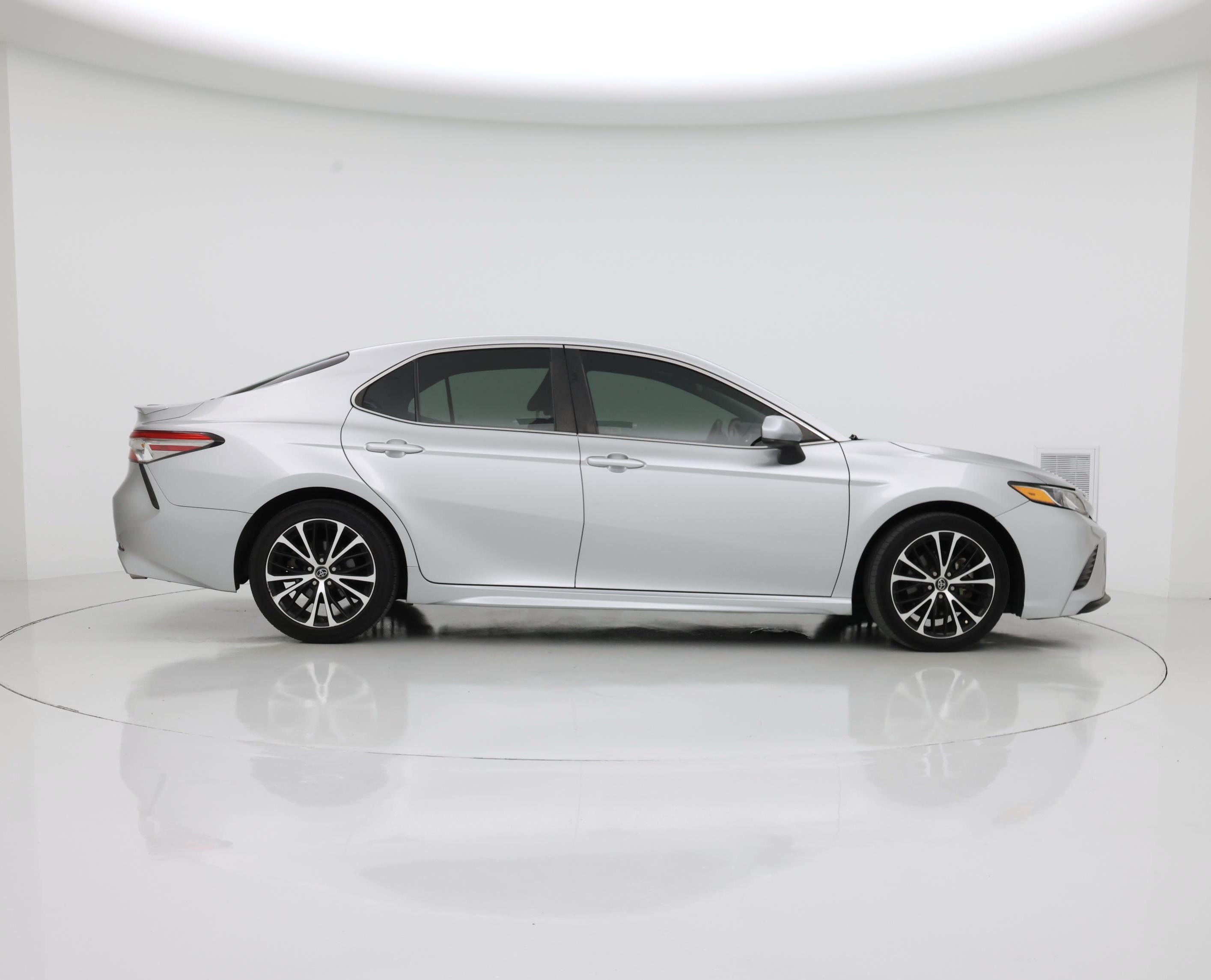 Thumbnail: 2018 Toyota Camry - 7