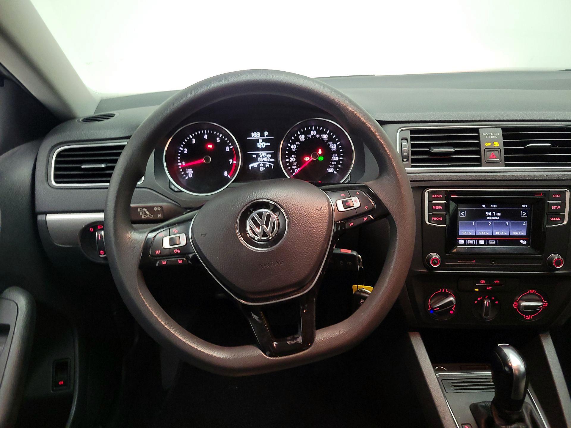Thumbnail: 2017 Volkswagen Jetta - 10