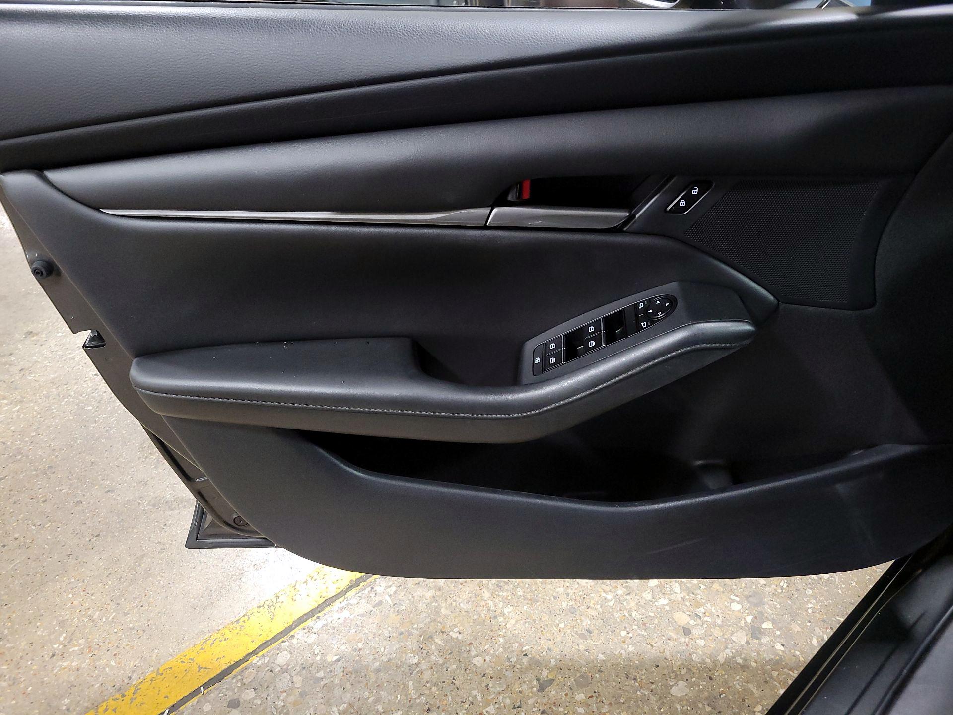 Thumbnail: 2020 Mazda Mazda3 - 12