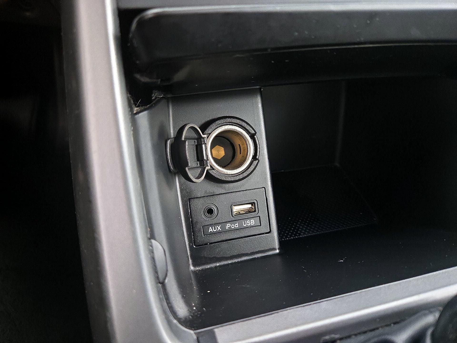 Thumbnail: 2015 Hyundai Elantra - 17
