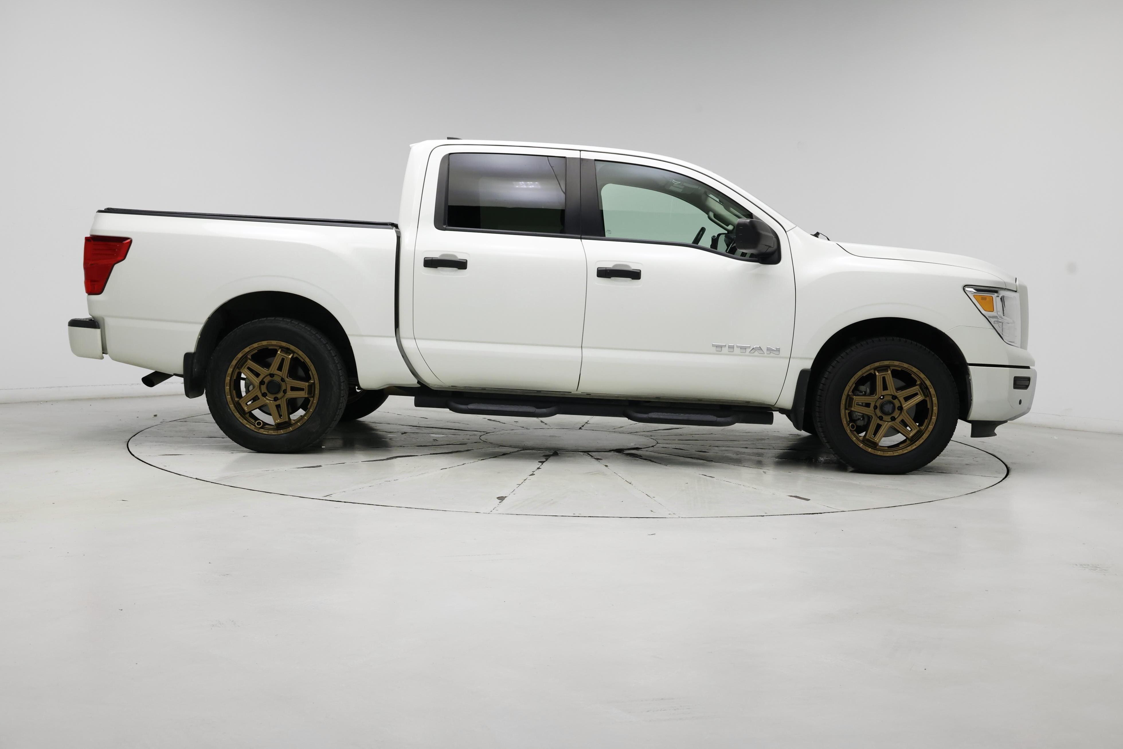 Thumbnail: 2022 Nissan Titan - 7