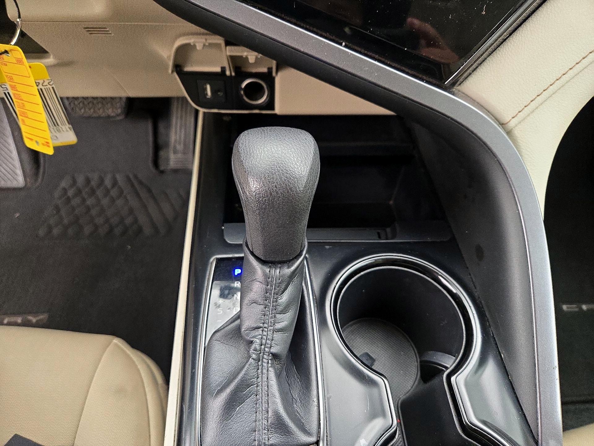 Thumbnail: 2019 Toyota Camry - 17