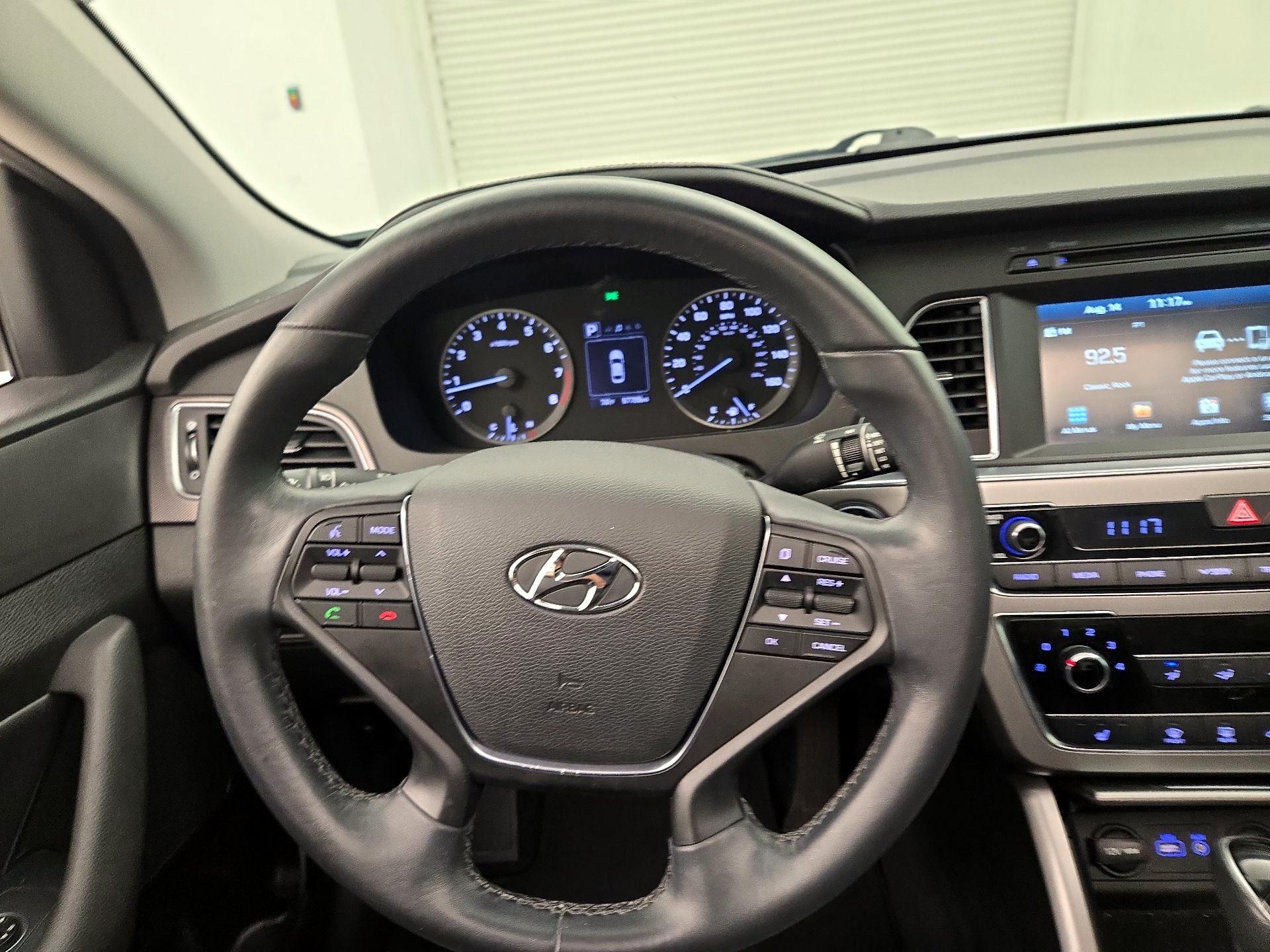 Thumbnail: 2017 Hyundai Sonata - 10