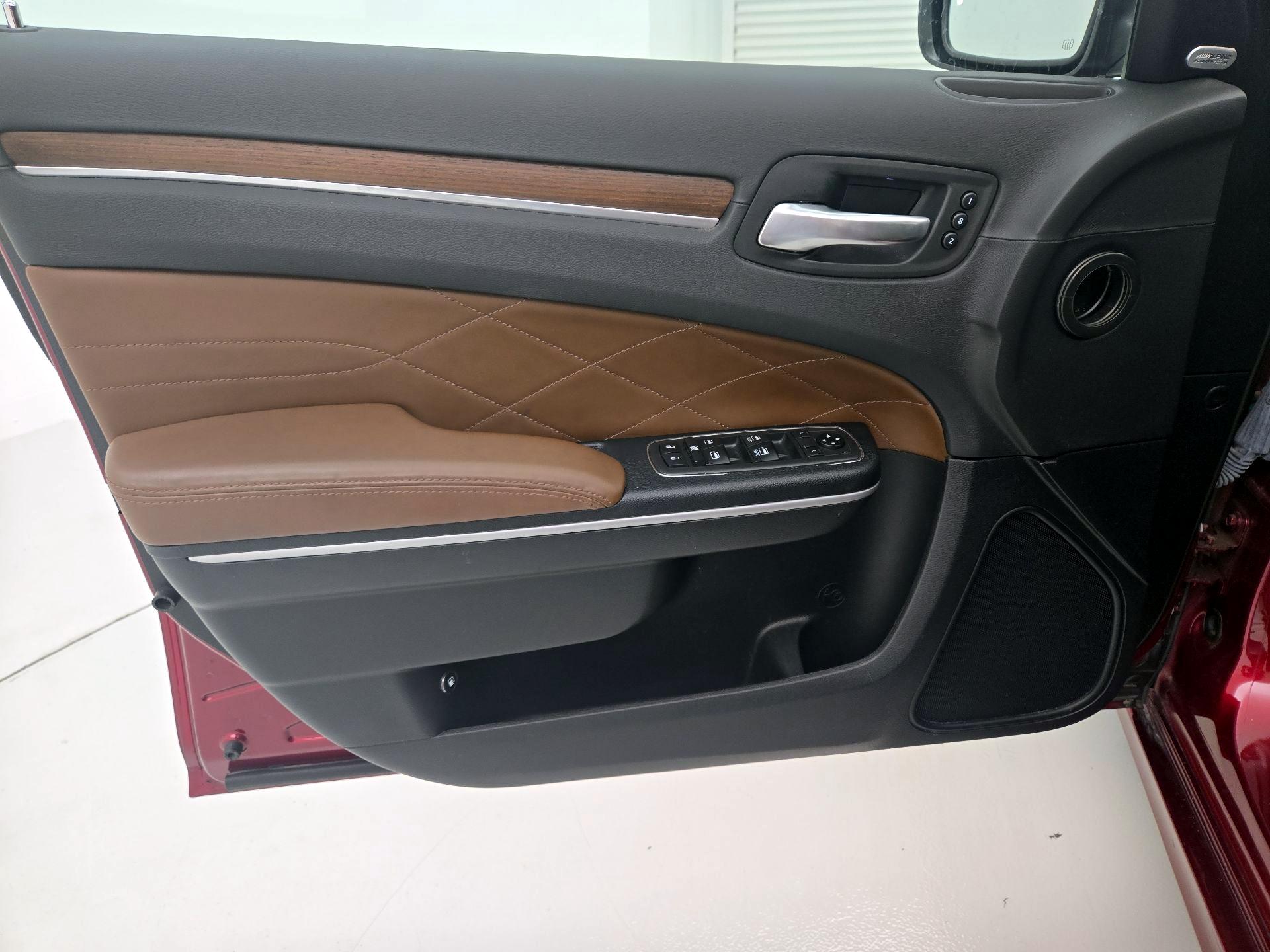 Thumbnail: 2020 Chrysler 300 - 12