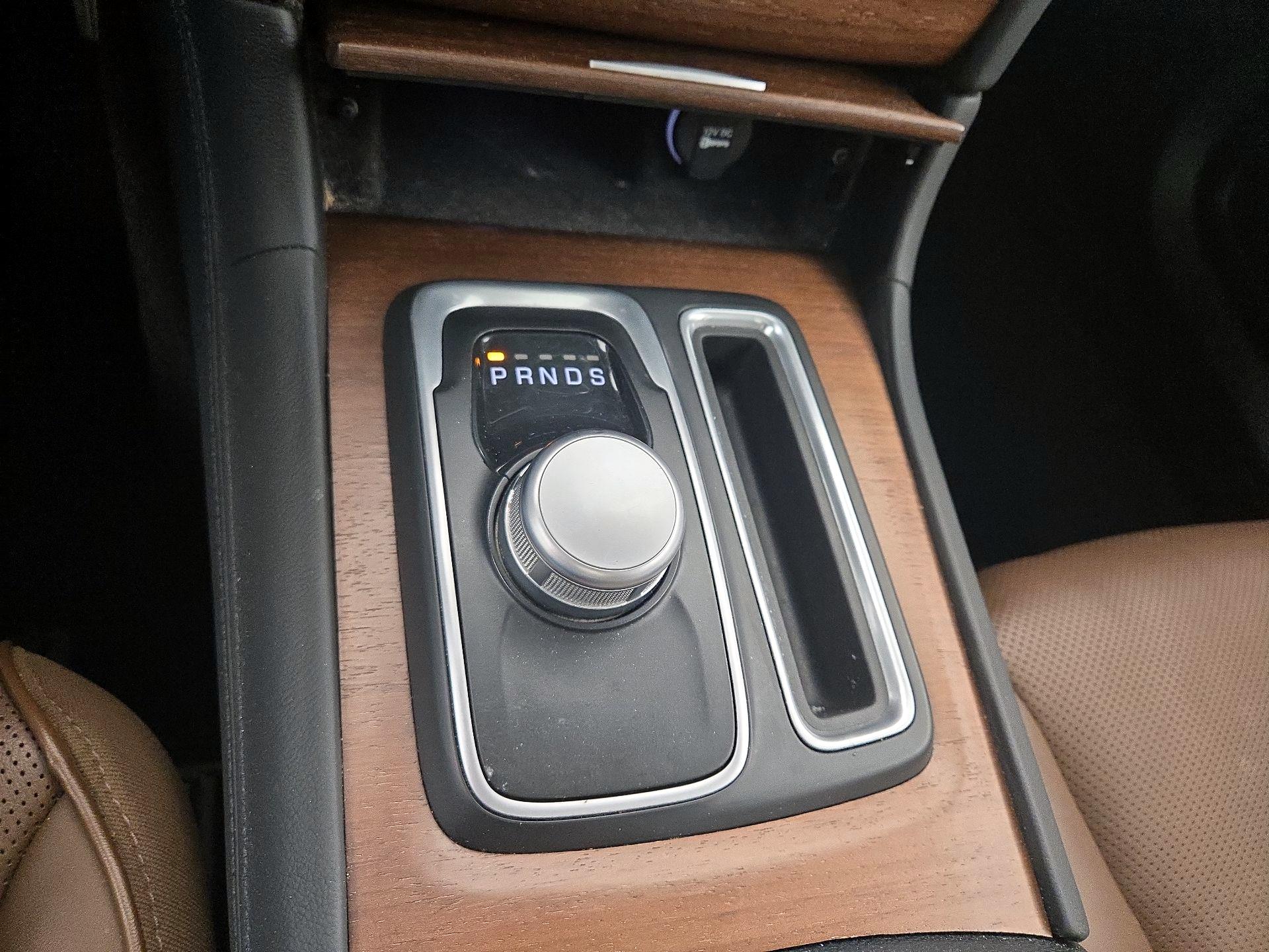 Thumbnail: 2020 Chrysler 300 - 18