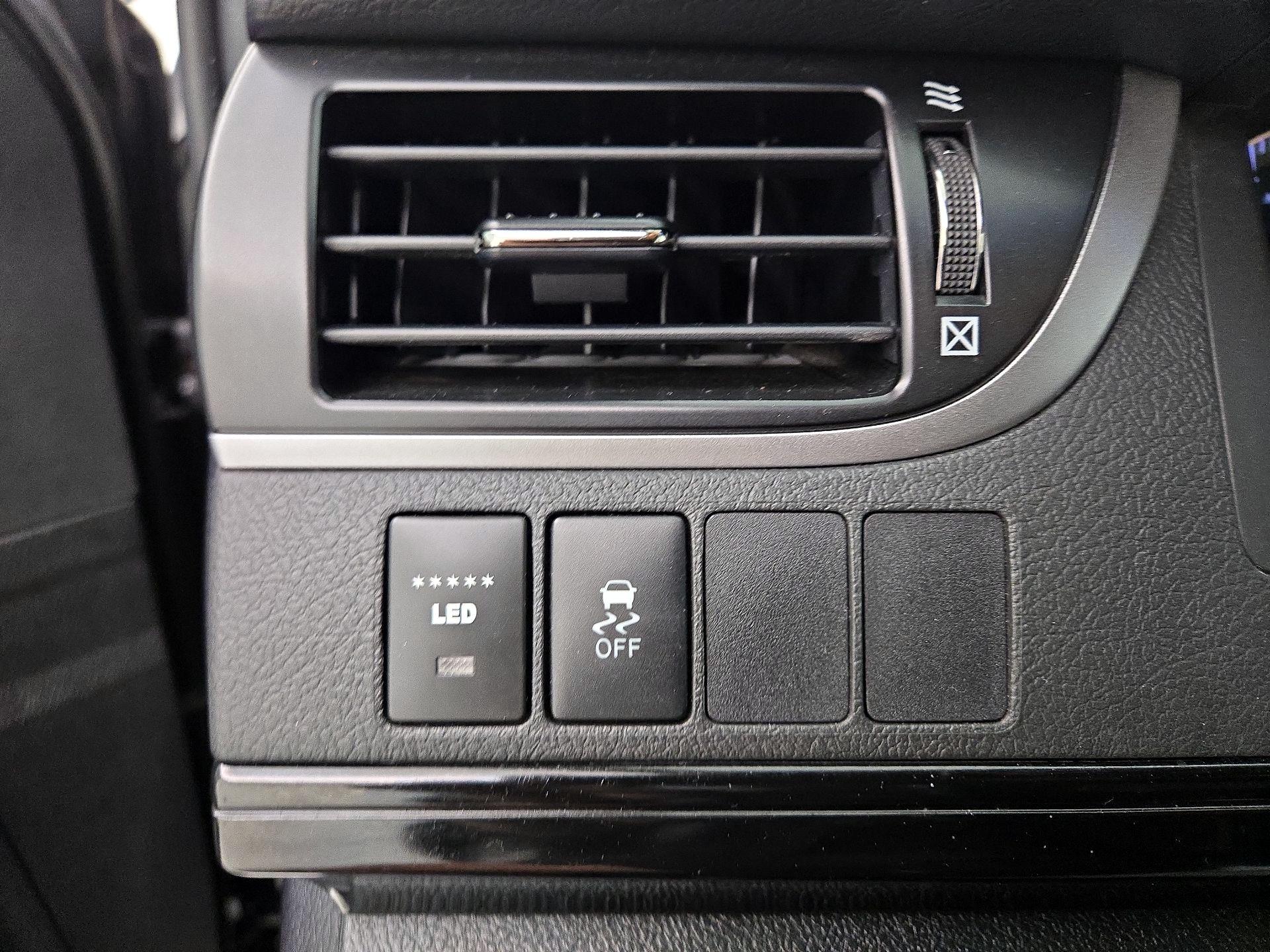 Thumbnail: 2014 Toyota Camry - 13