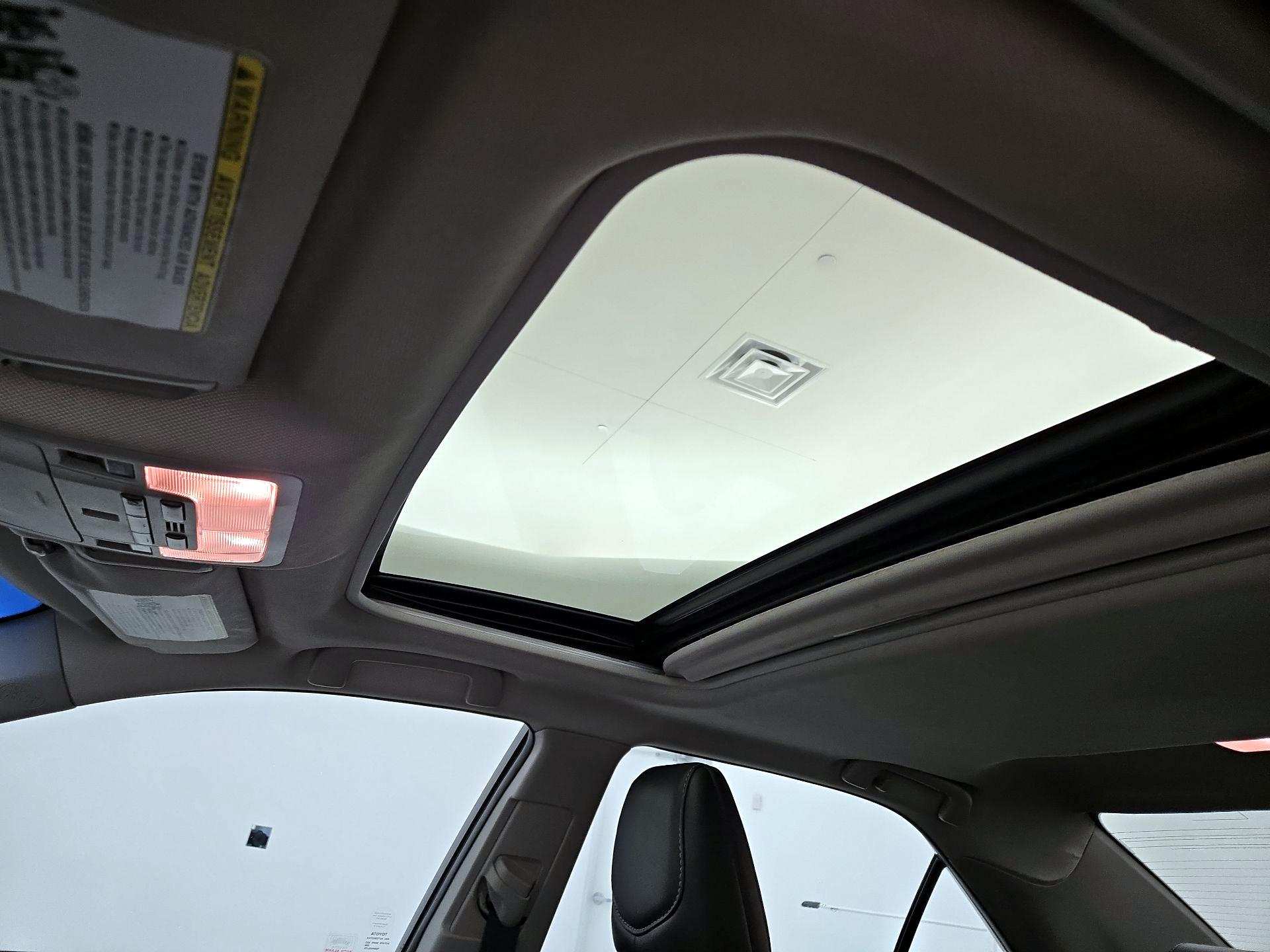 Thumbnail: 2014 Toyota Camry - 20