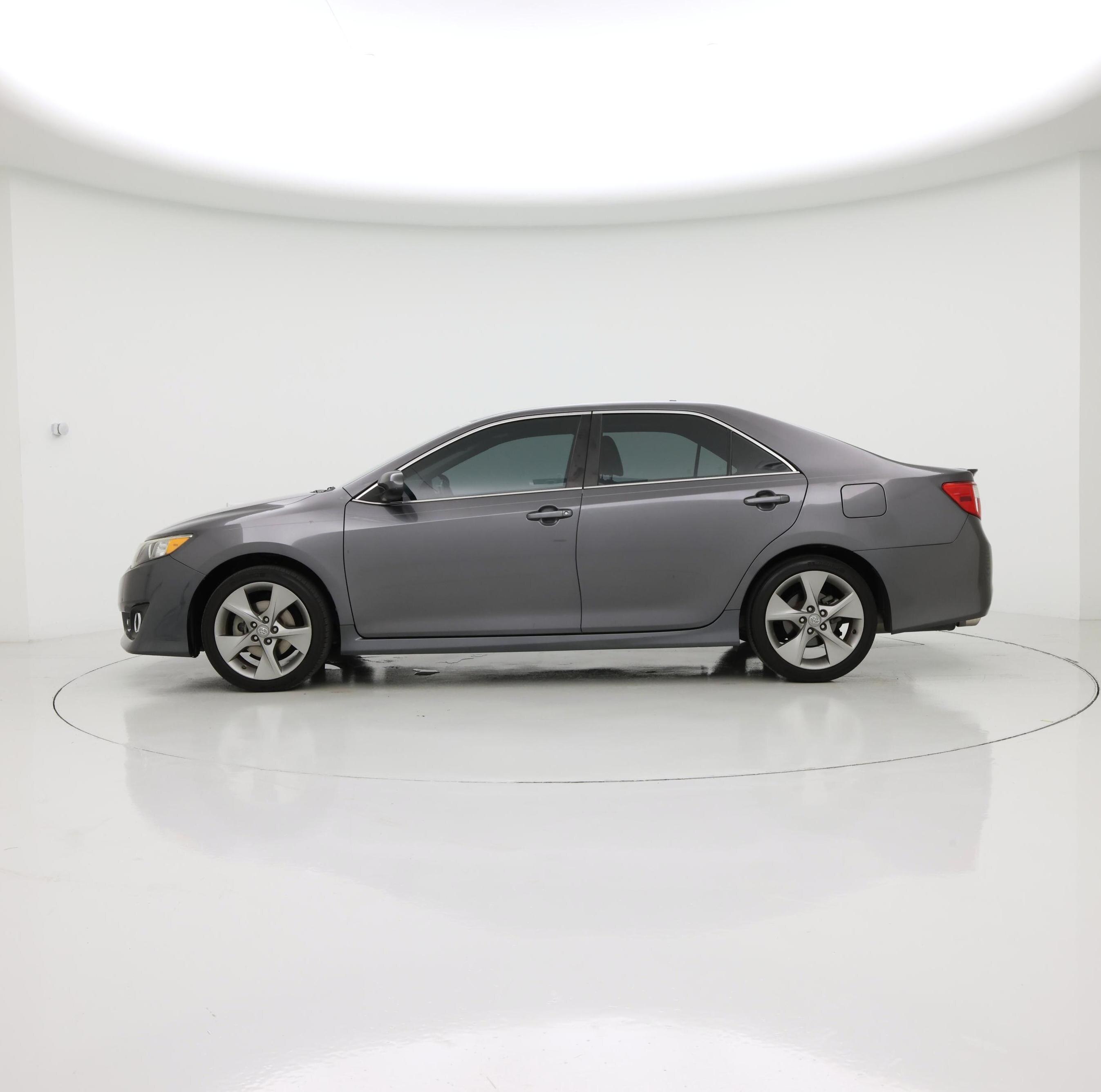 Thumbnail: 2014 Toyota Camry - 3