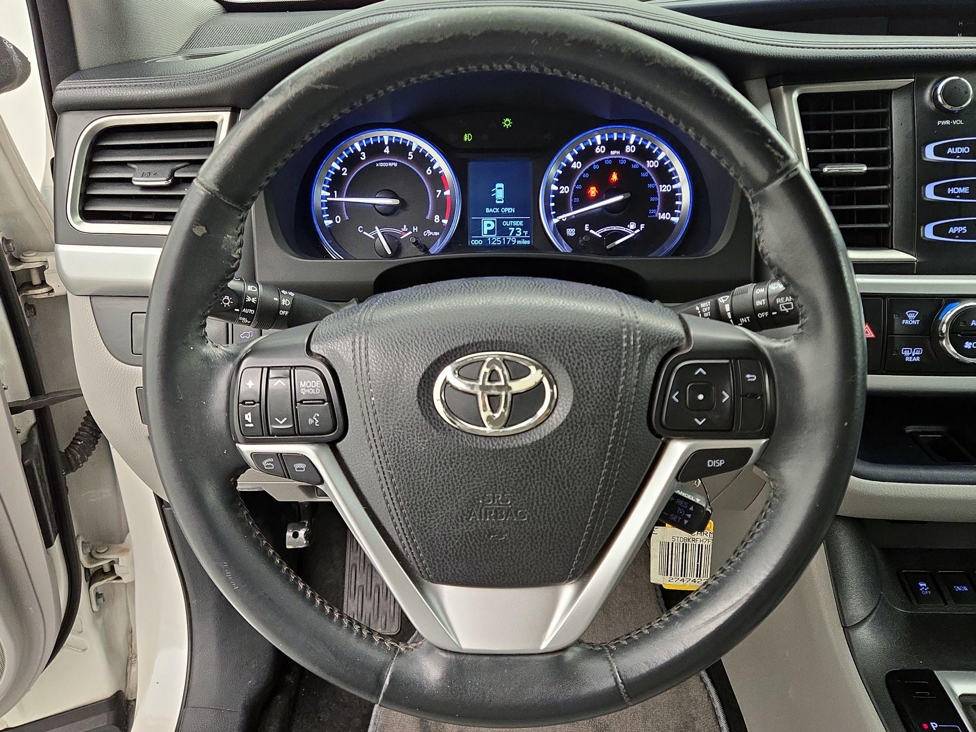 Thumbnail: 2015 Toyota Highlander - 10