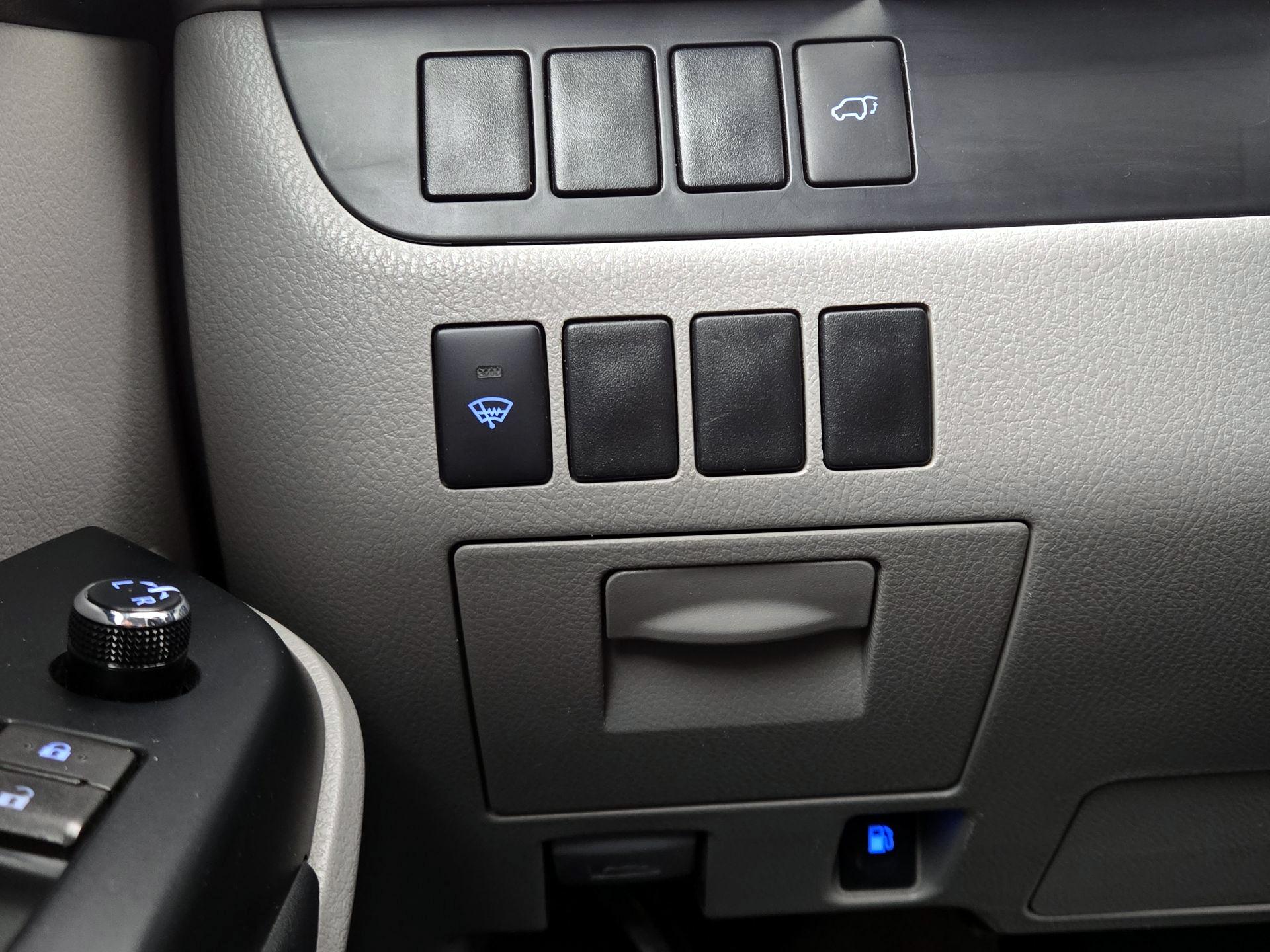 Thumbnail: 2015 Toyota Highlander - 13