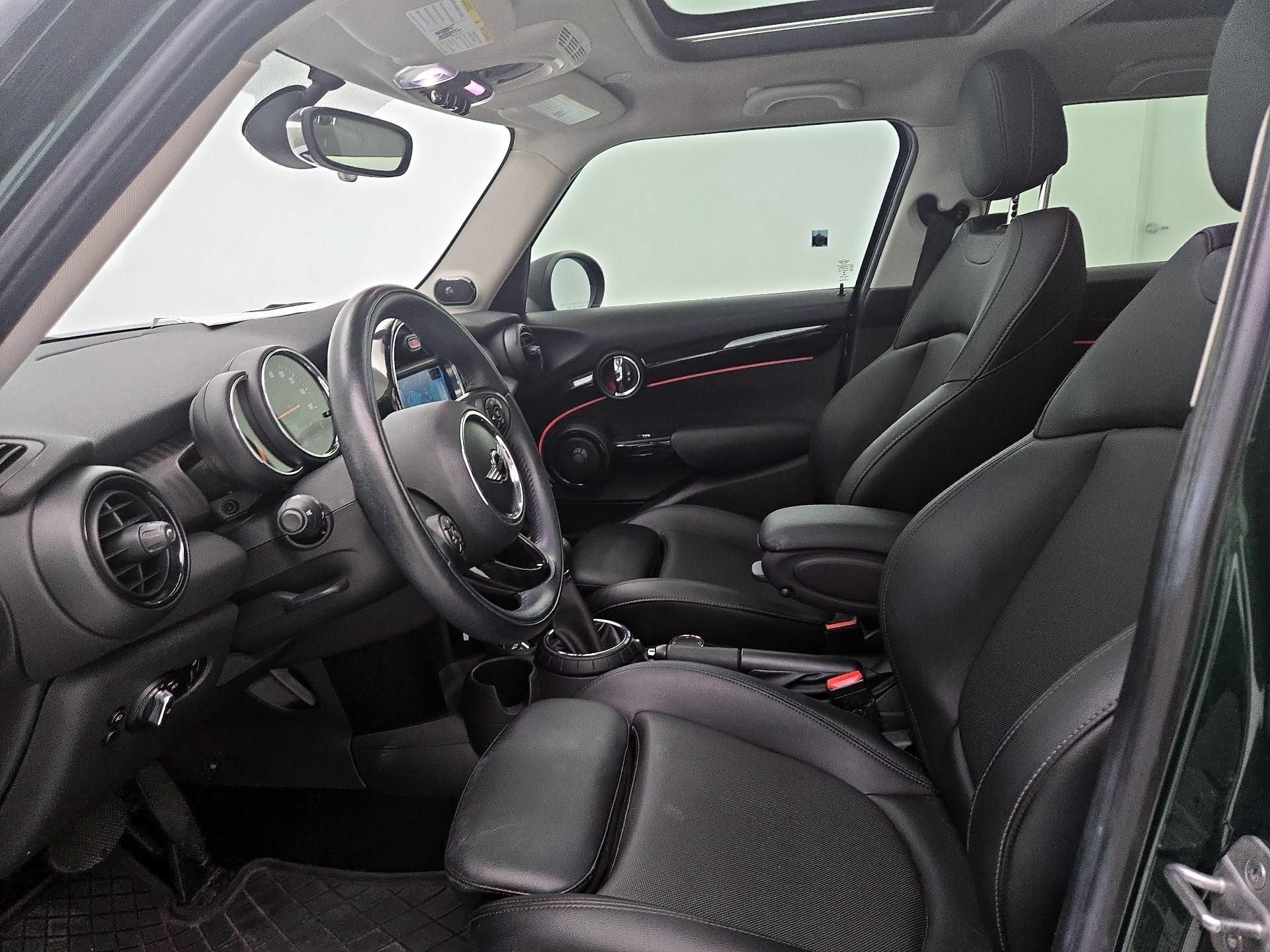 Thumbnail: 2016 MINI Cooper Hardtop - 11