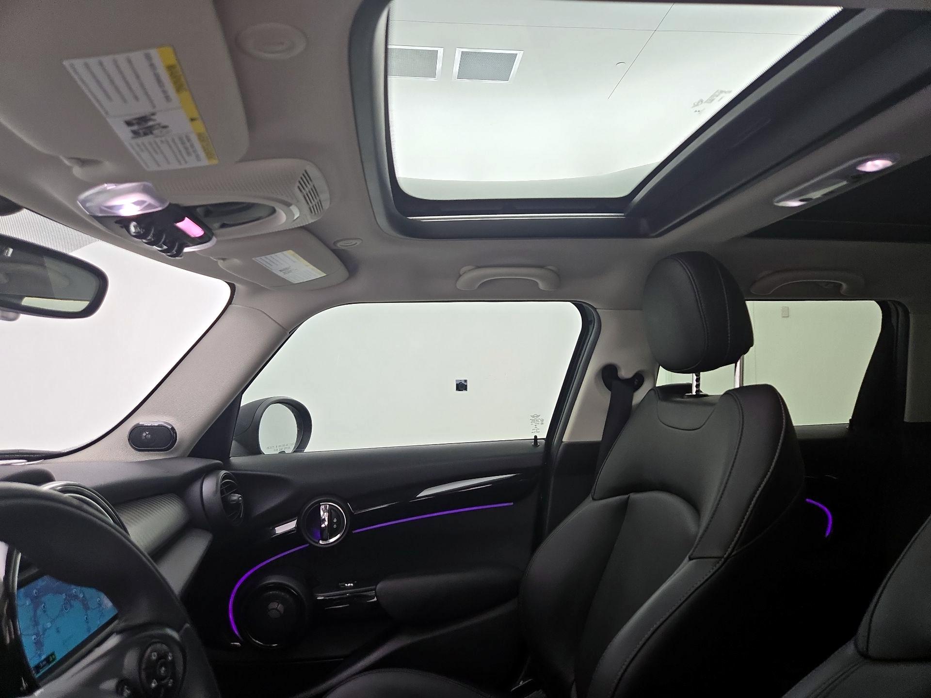 Thumbnail: 2016 MINI Cooper Hardtop - 19