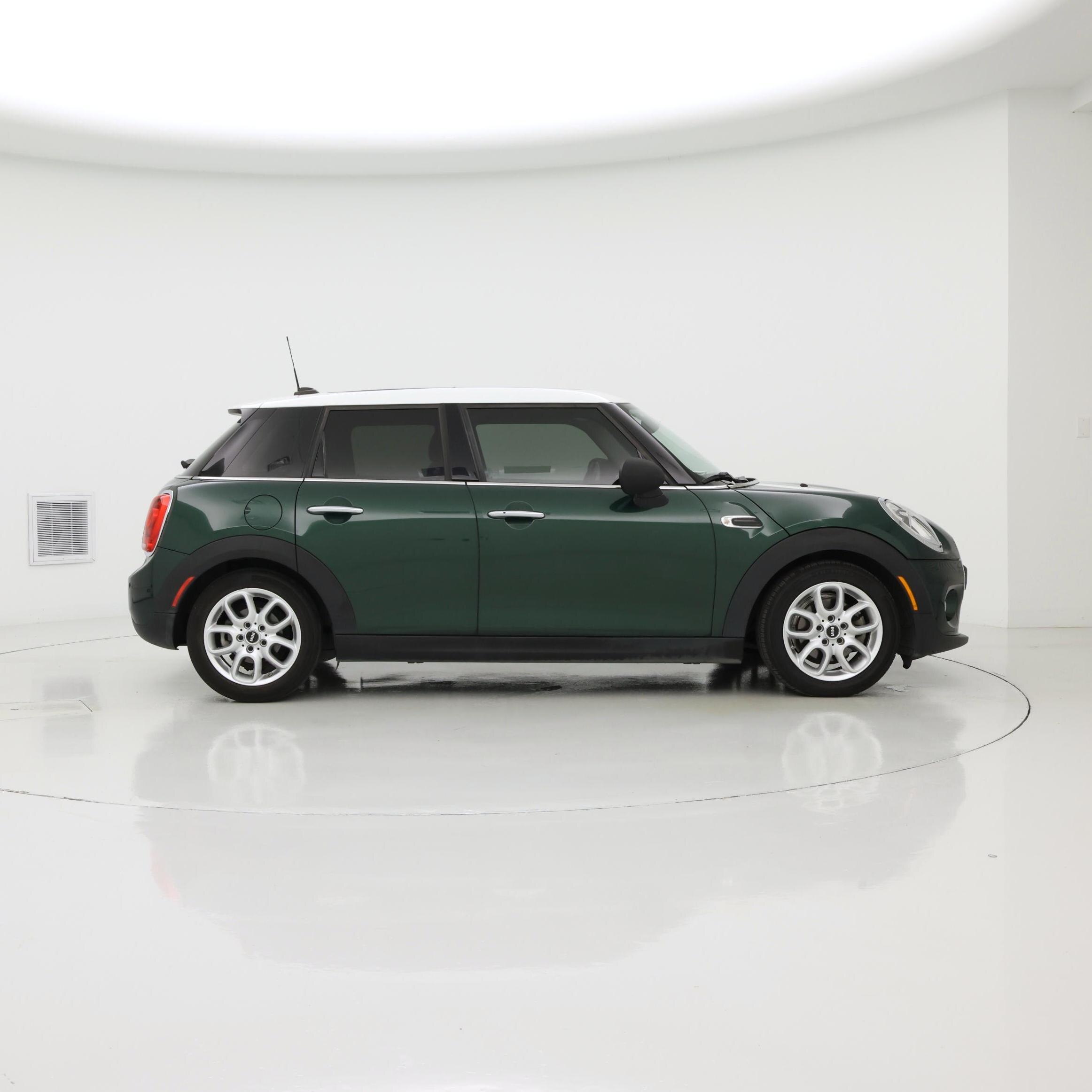 Thumbnail: 2016 MINI Cooper Hardtop - 7