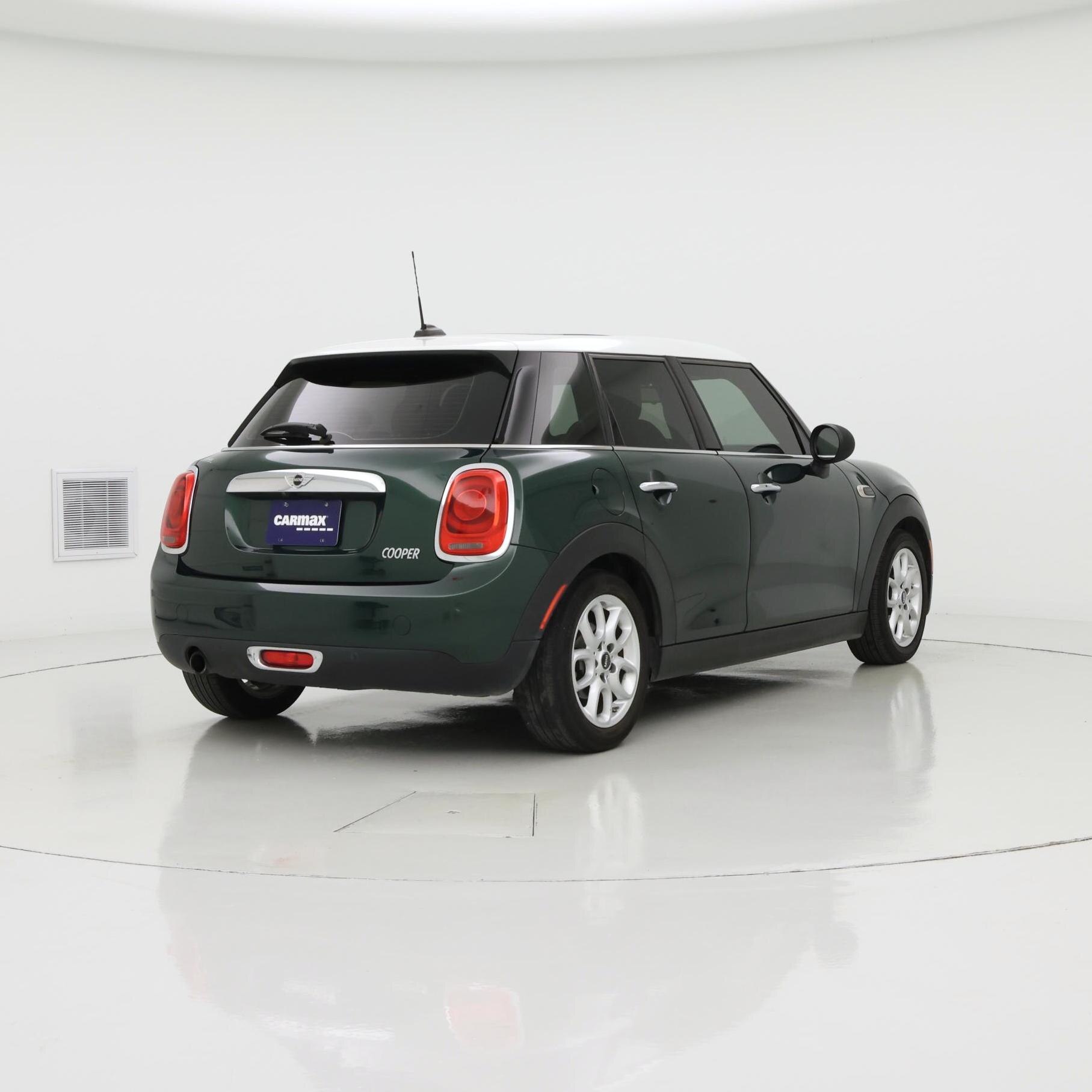 Thumbnail: 2016 MINI Cooper Hardtop - 8