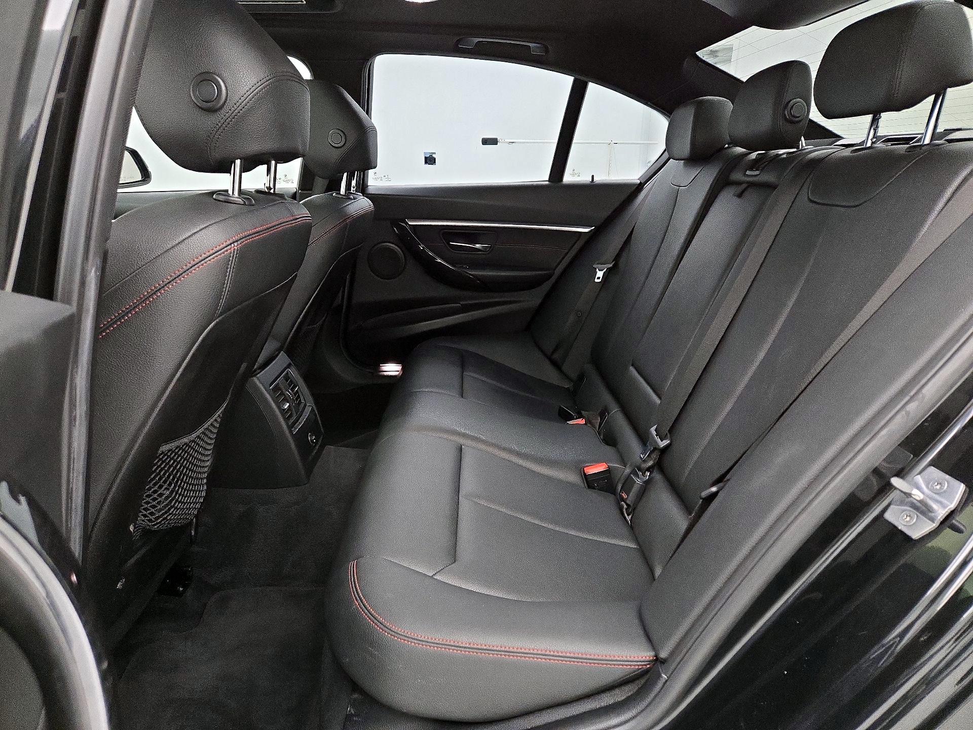Thumbnail: 2018 BMW 3 Series - 20