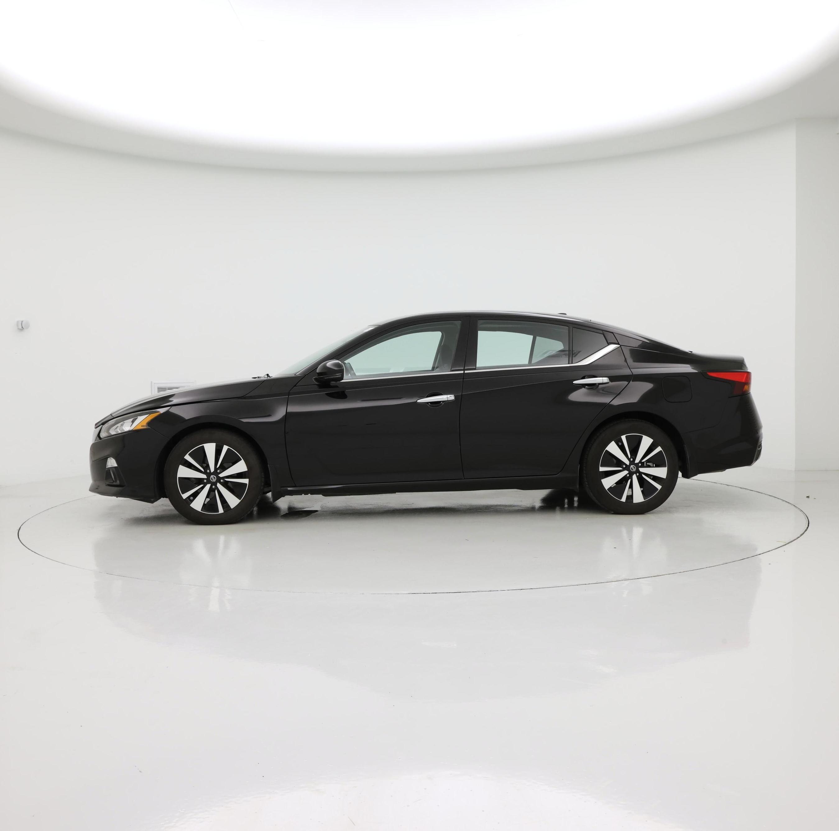 Thumbnail: 2020 Nissan Altima - 3