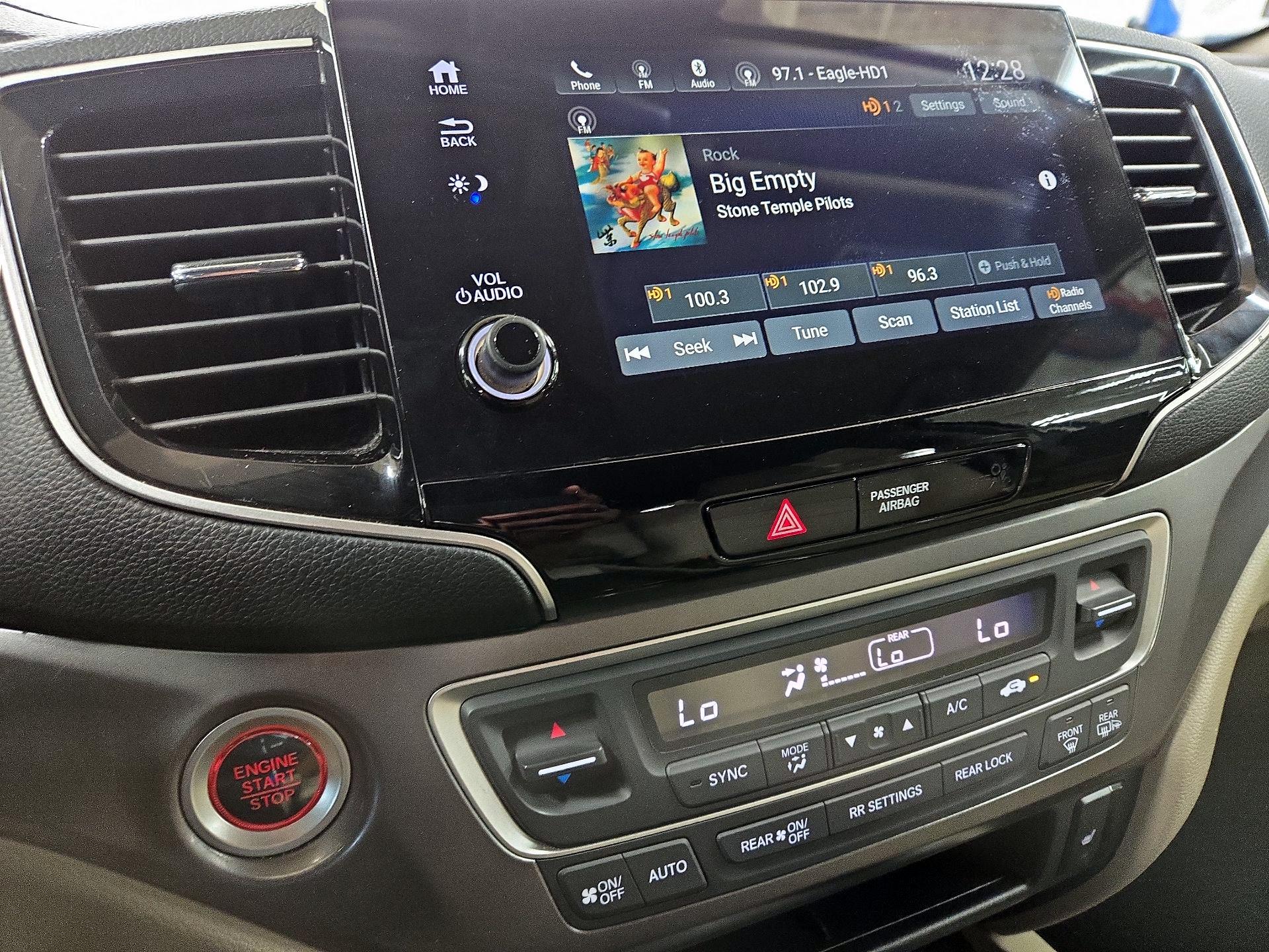 Thumbnail: 2019 Honda Pilot - 15