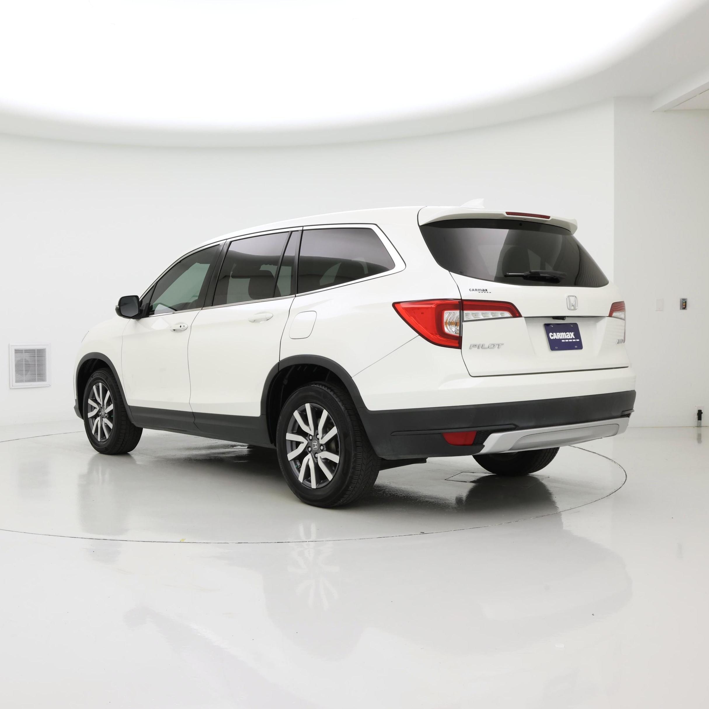 Thumbnail: 2019 Honda Pilot - 2