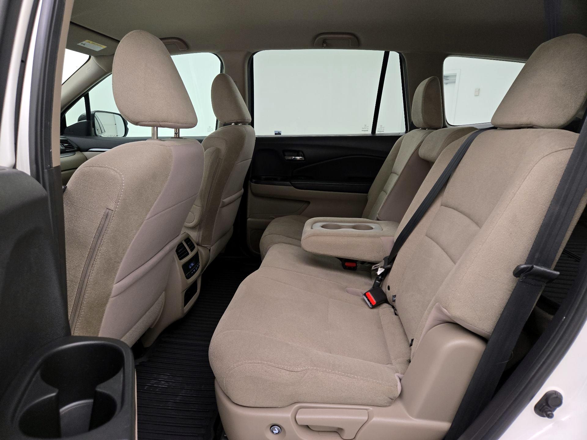 Thumbnail: 2019 Honda Pilot - 19