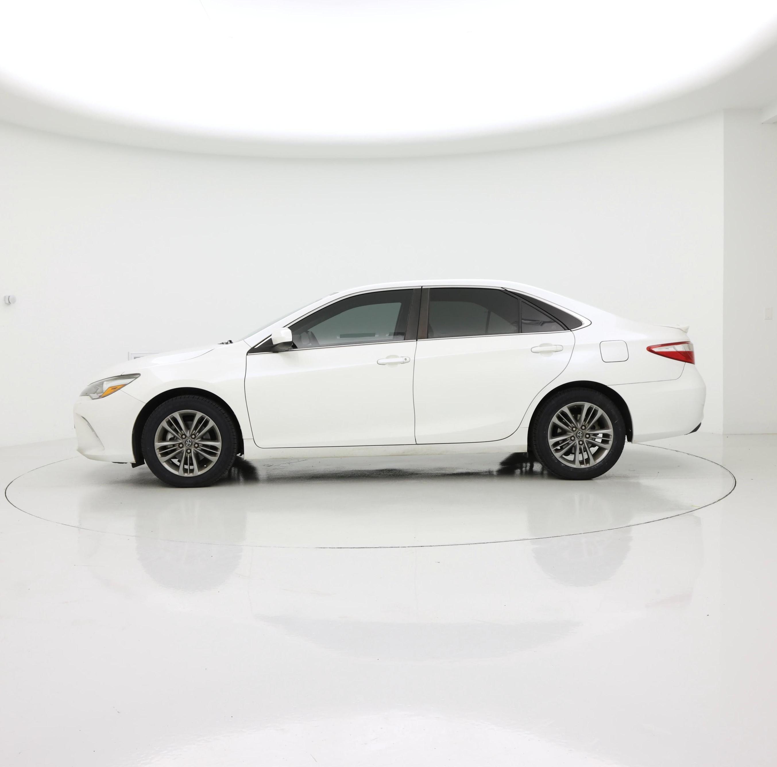 Thumbnail: 2016 Toyota Camry - 3