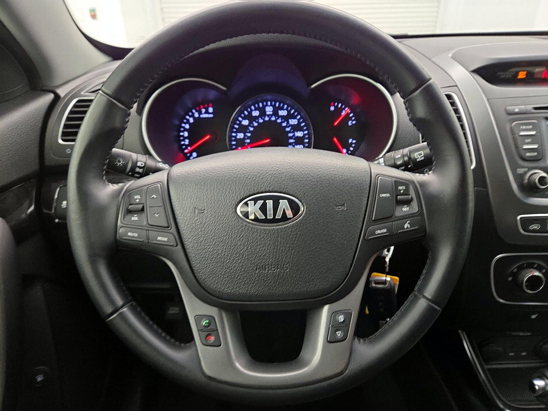 Thumbnail: 2015 Kia Sorento - 10