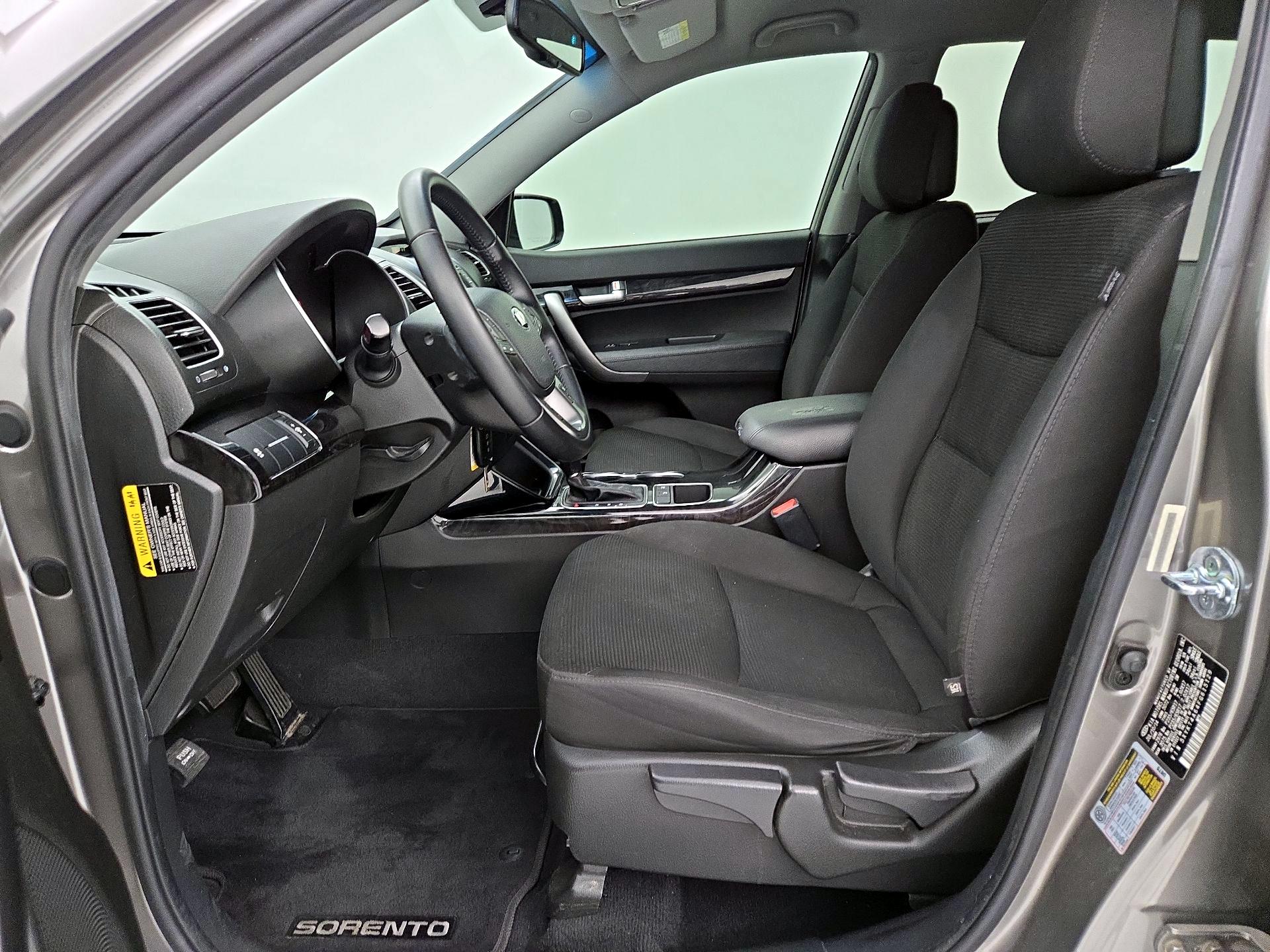 Thumbnail: 2015 Kia Sorento - 11