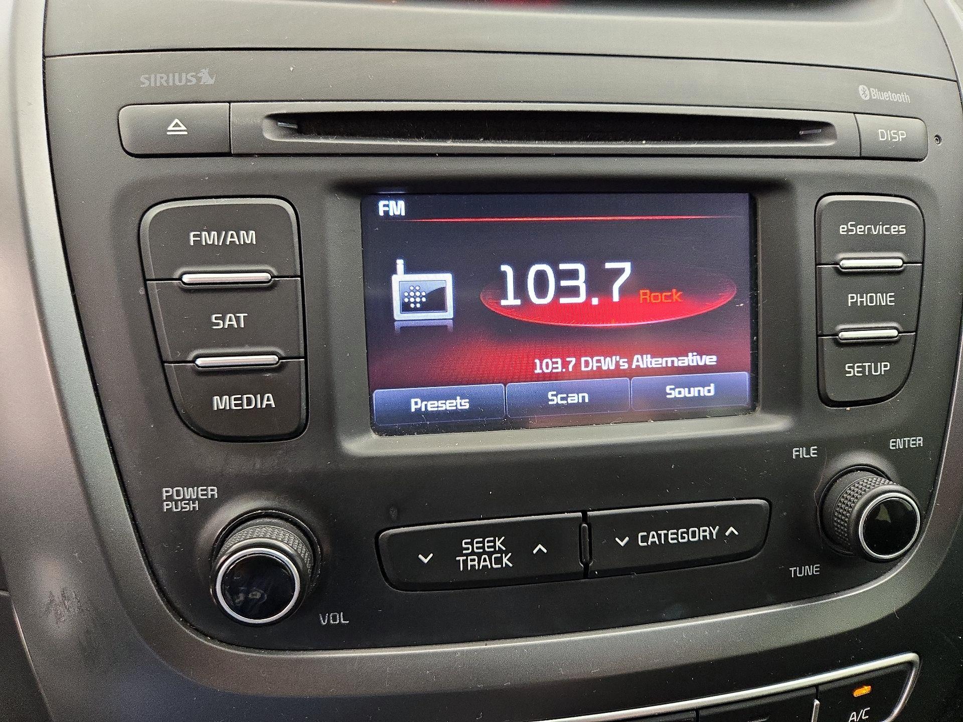 Thumbnail: 2015 Kia Sorento - 15