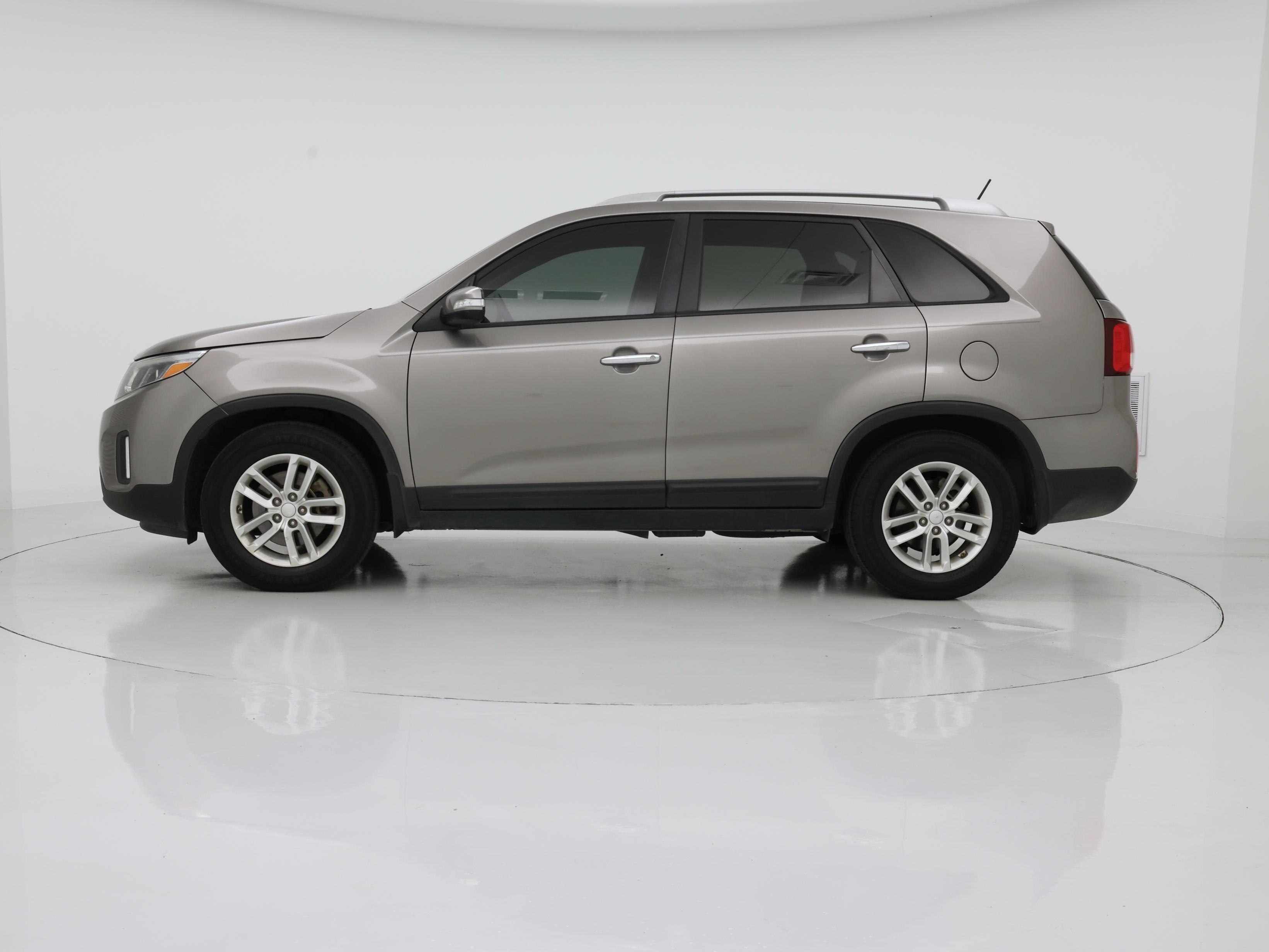 Thumbnail: 2015 Kia Sorento - 3