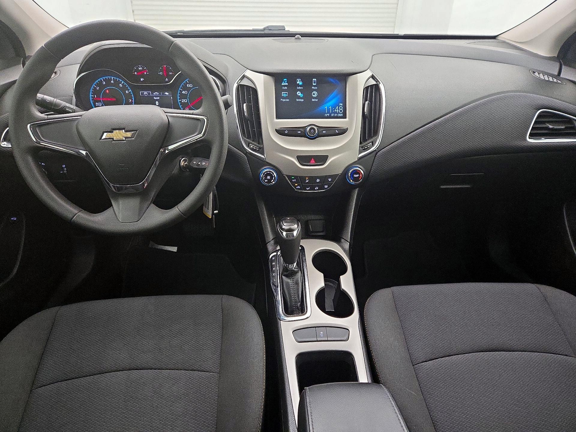 Thumbnail: 2017 Chevrolet Cruze - 9