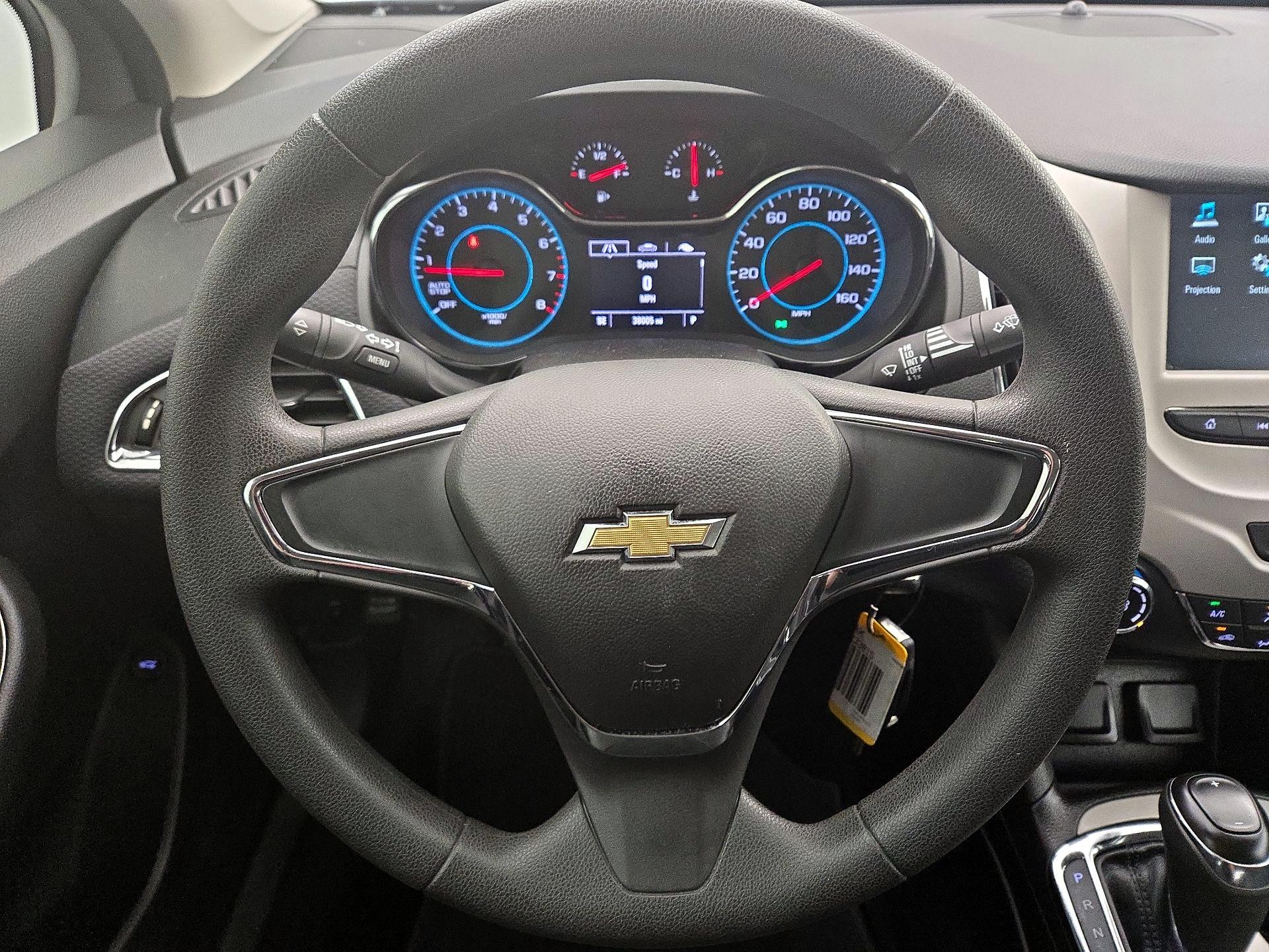 Thumbnail: 2017 Chevrolet Cruze - 10