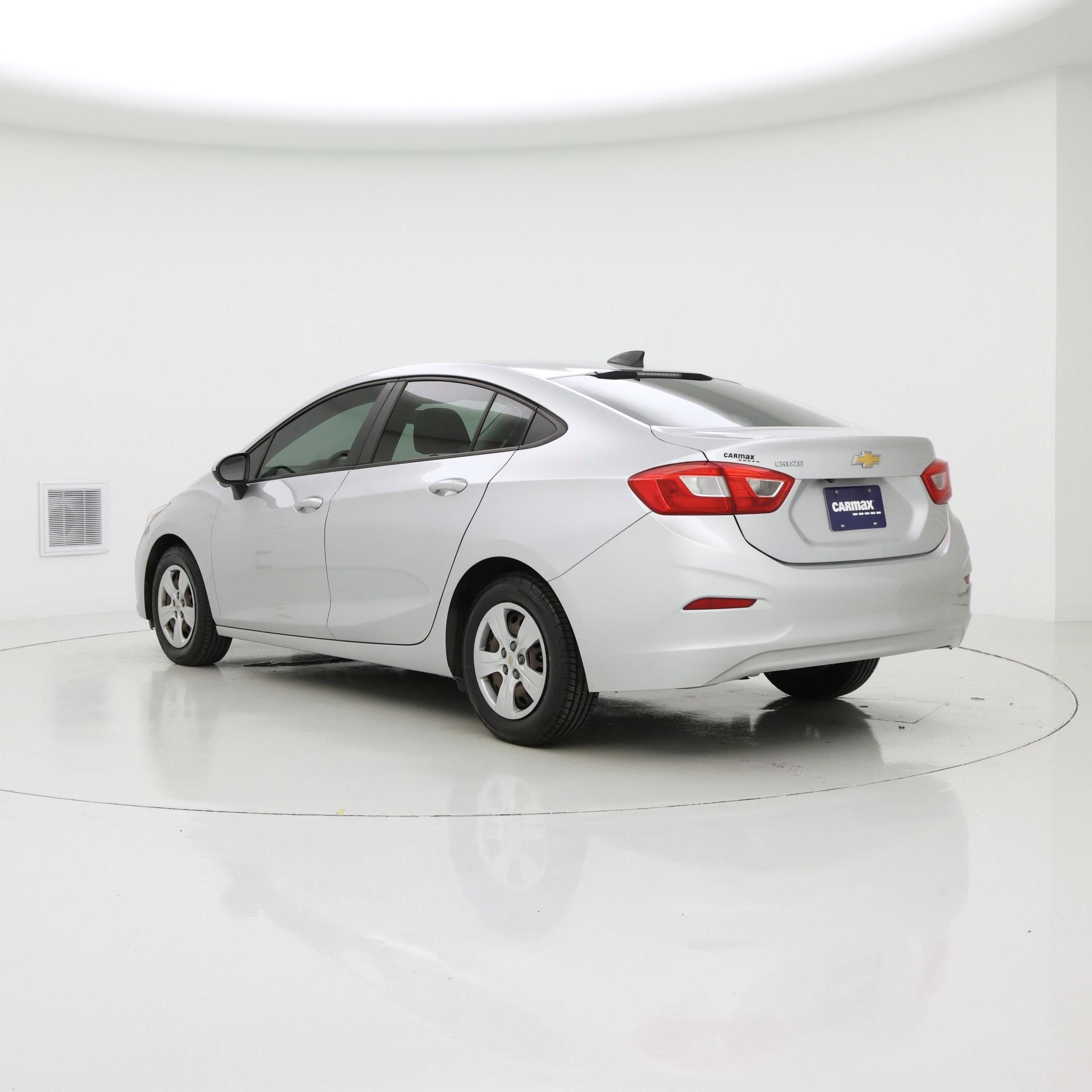 Thumbnail: 2017 Chevrolet Cruze - 2