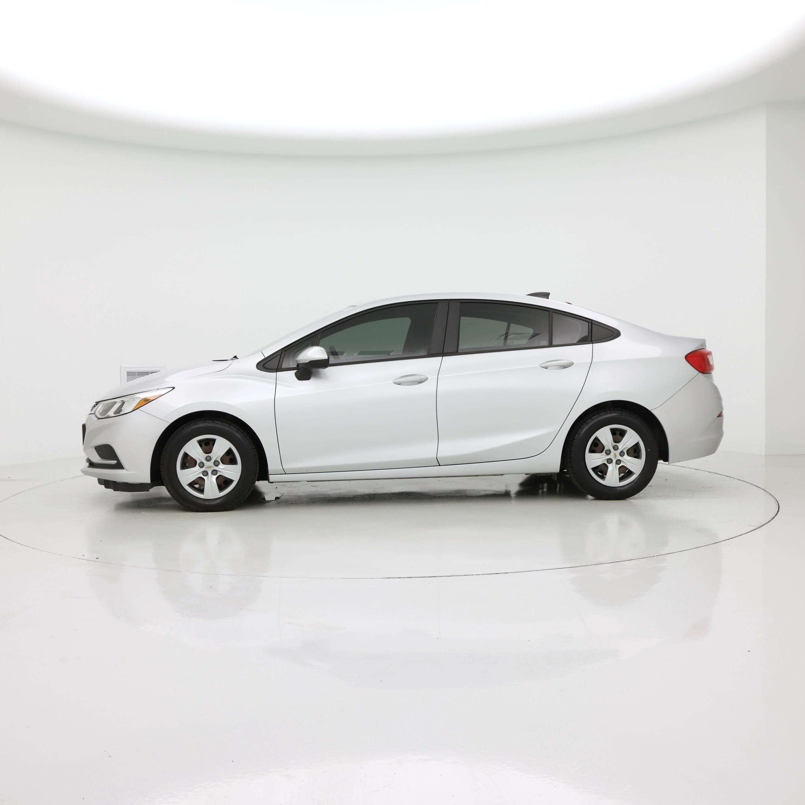 Thumbnail: 2017 Chevrolet Cruze - 3