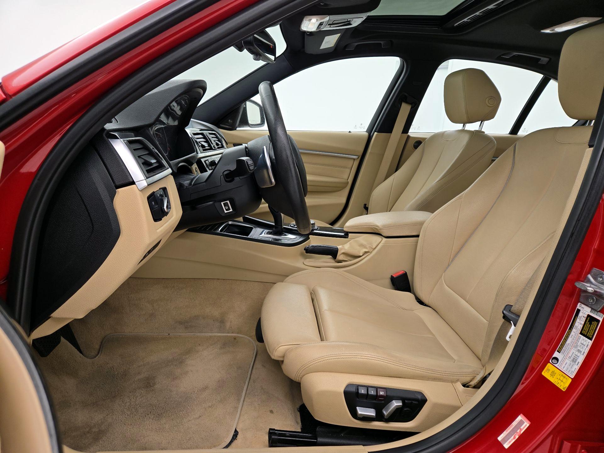 Thumbnail: 2016 BMW 3 Series - 11