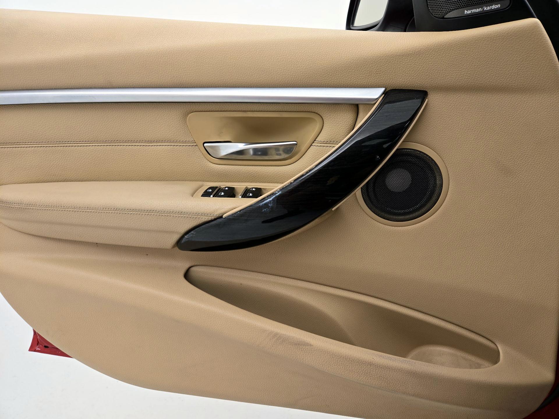 Thumbnail: 2016 BMW 3 Series - 12