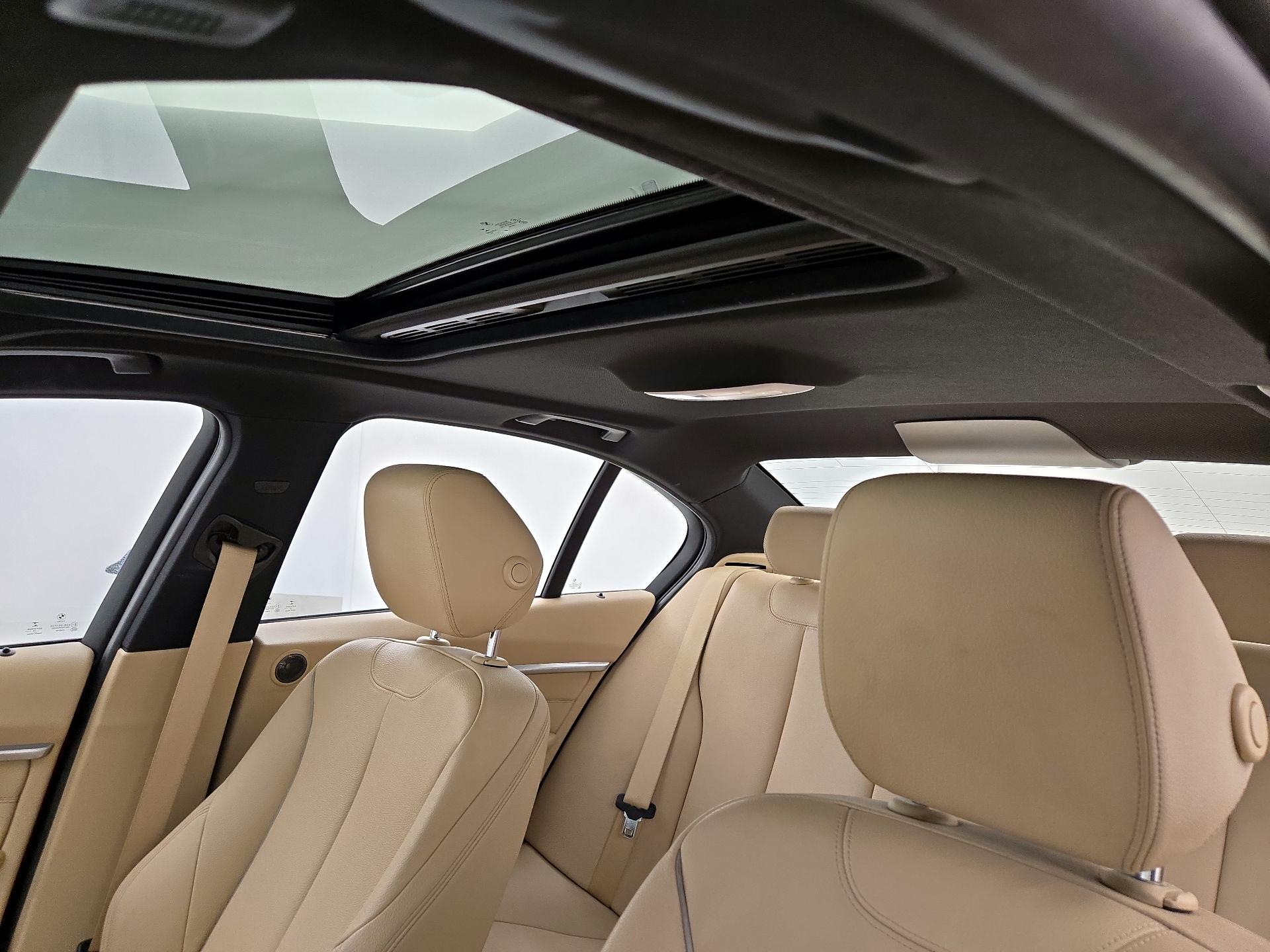 Thumbnail: 2016 BMW 3 Series - 19