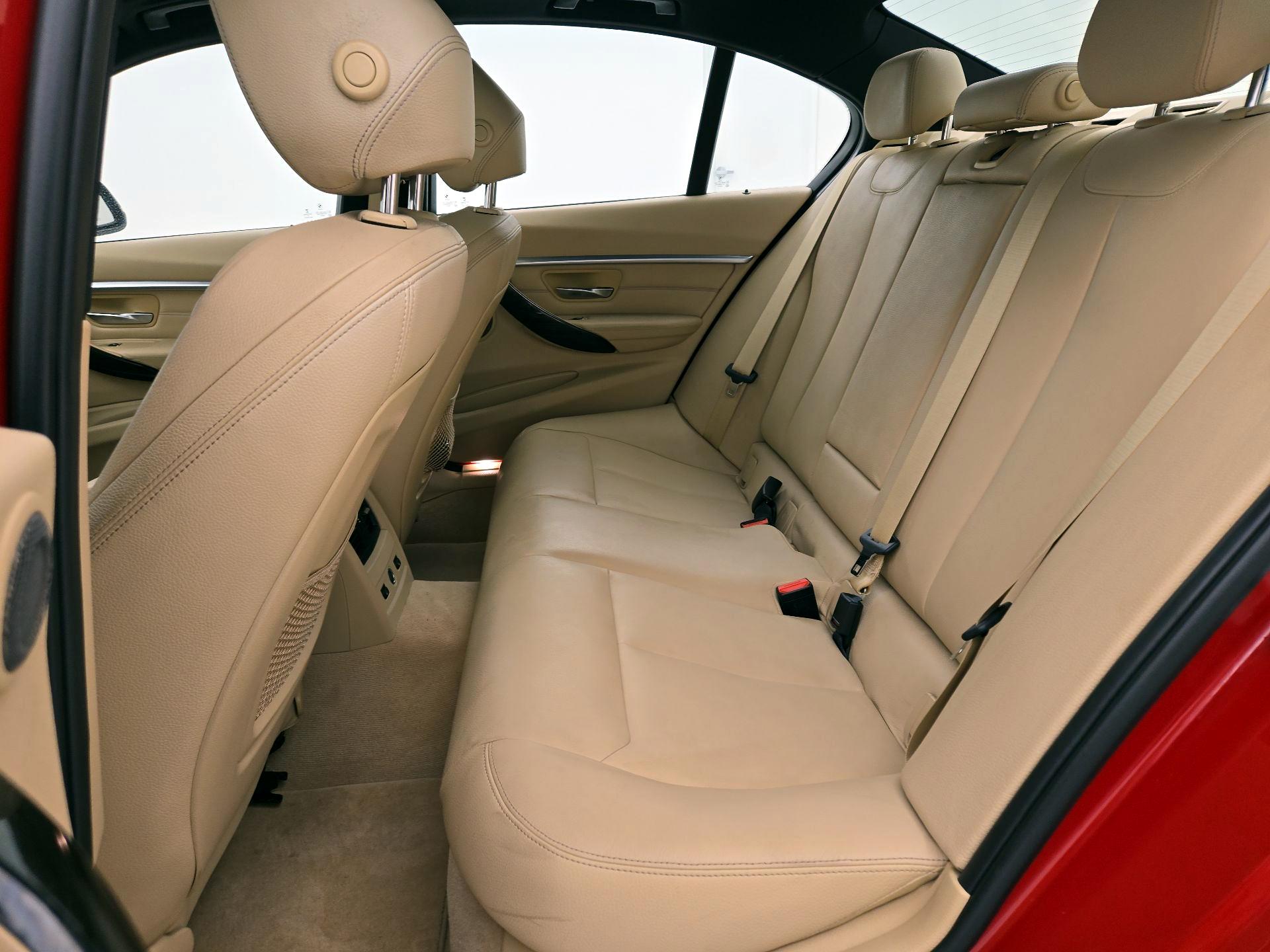 Thumbnail: 2016 BMW 3 Series - 20