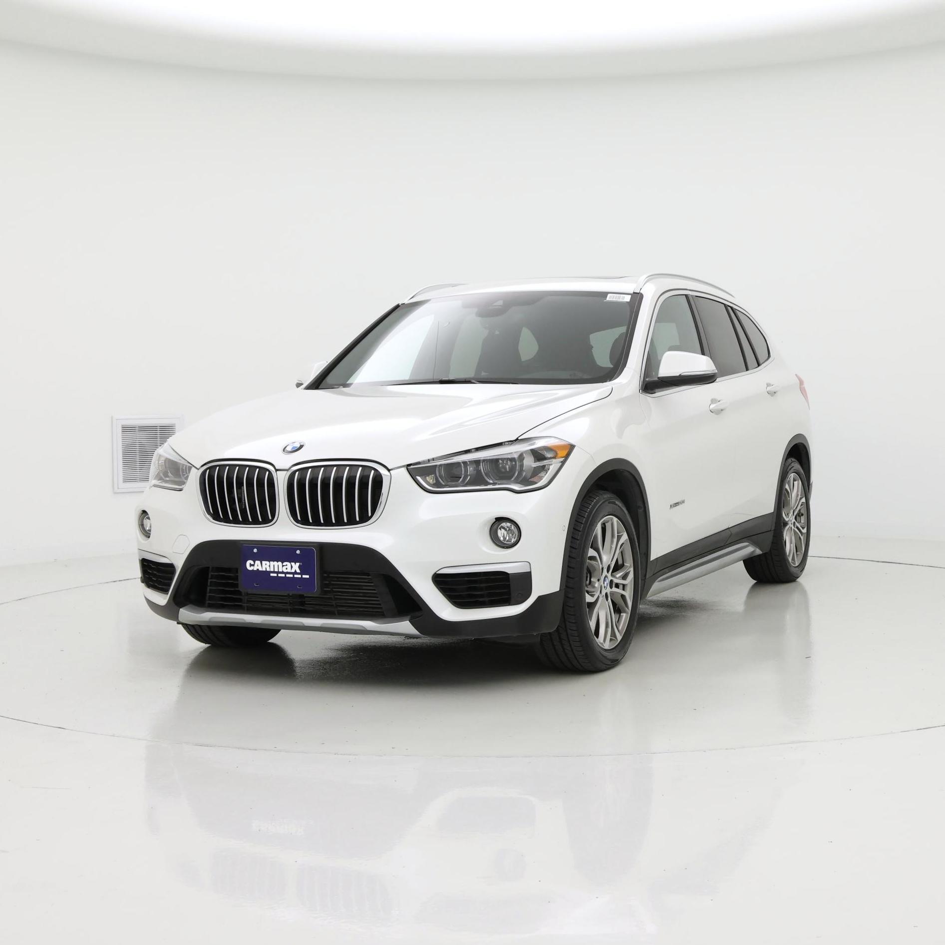 Thumbnail: 2017 BMW X1 - 4